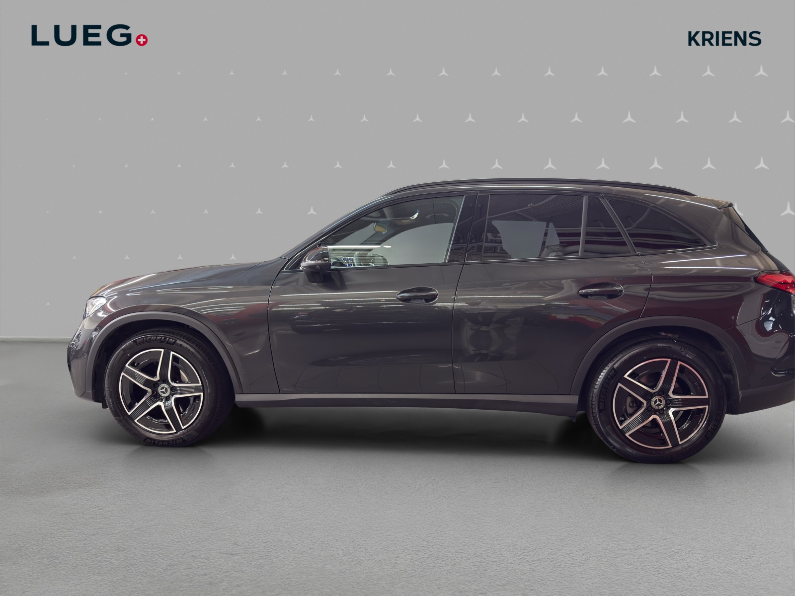 MERCEDES-BENZ GLC 200 4M - AMG / DISTRONIC / 360 Grad Kamera / Soundsystem-image-1