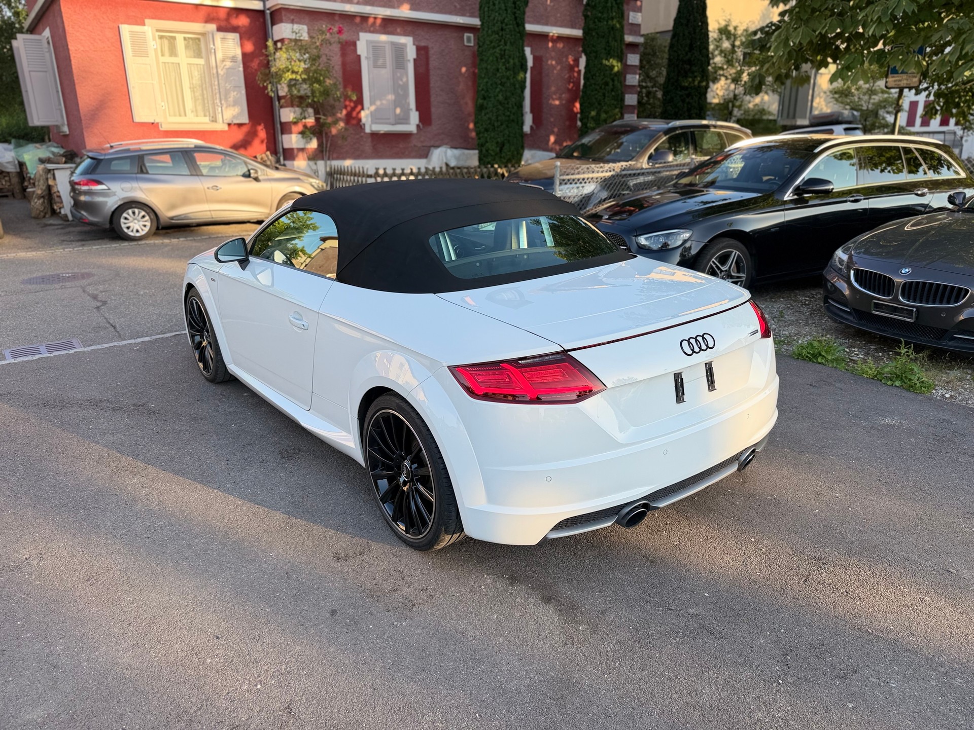 AUDI TT Roadster 2.0 TFSI quattro S-tronic-image-2