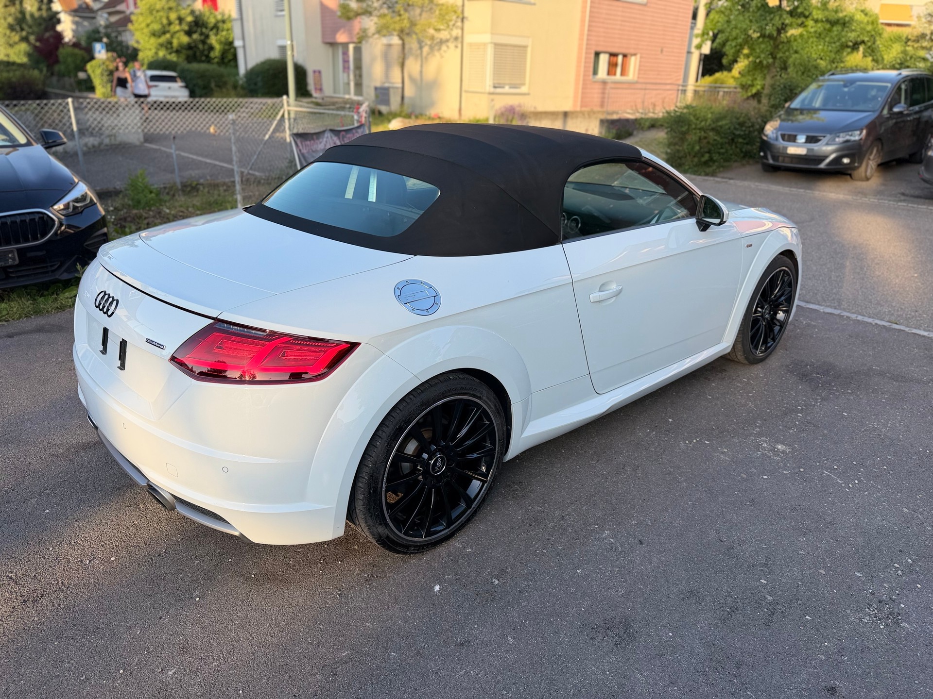 AUDI TT Roadster 2.0 TFSI quattro S-tronic-image-4
