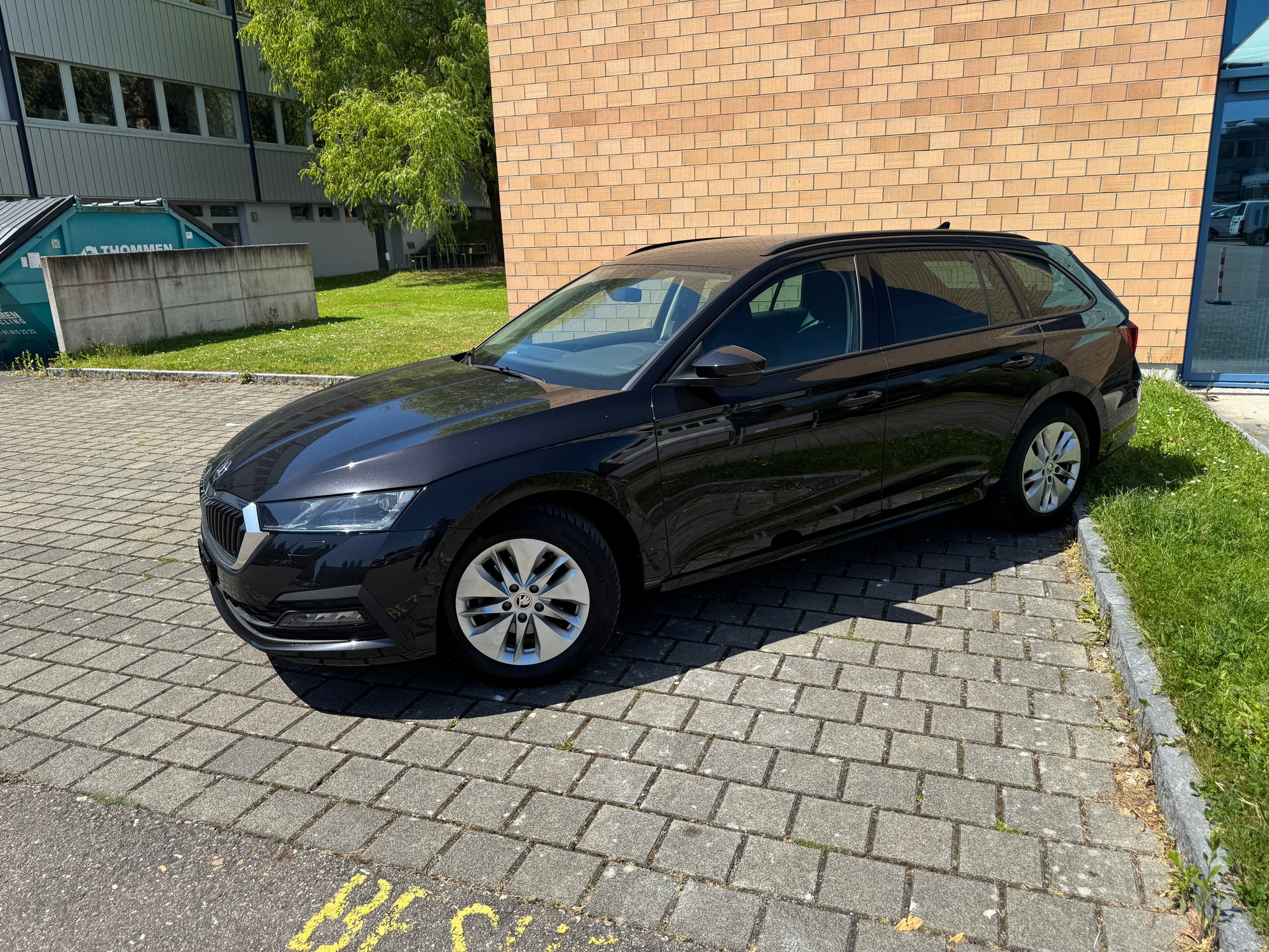 SKODA Octavia Combi 2.0 TDI DSG Ambition-image-5