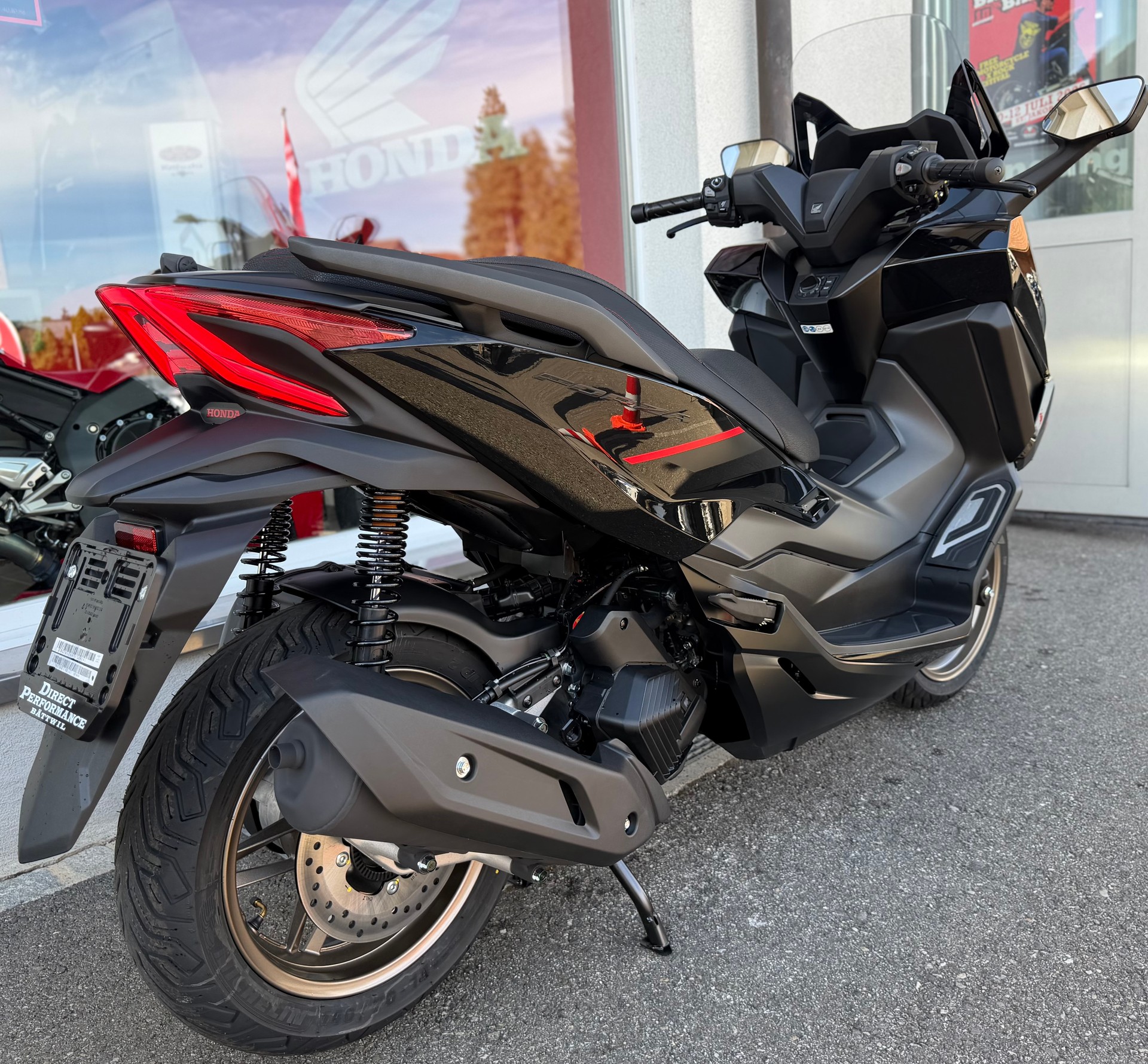 HONDA Forza 125 Special Edition 2026-showroom-element-3