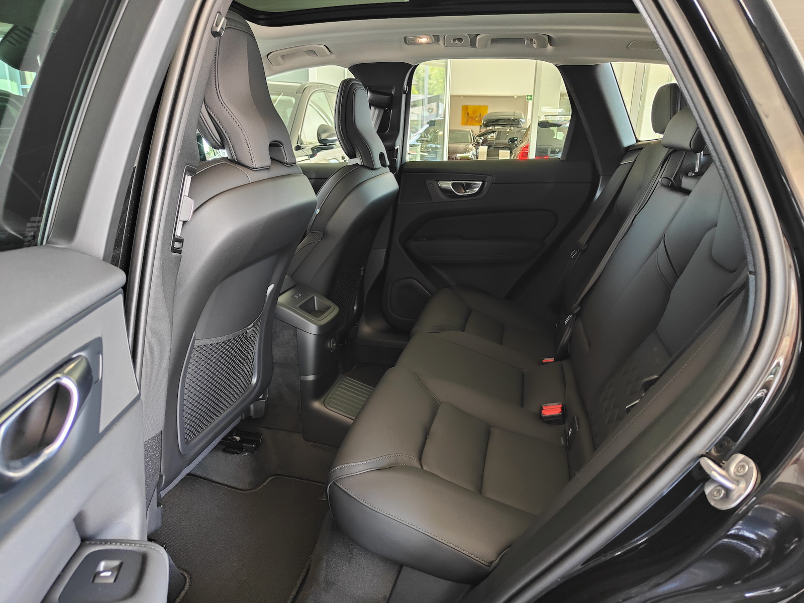 VOLVO XC60 2.0 T8 TE Ultra Dark eAWD-image-15