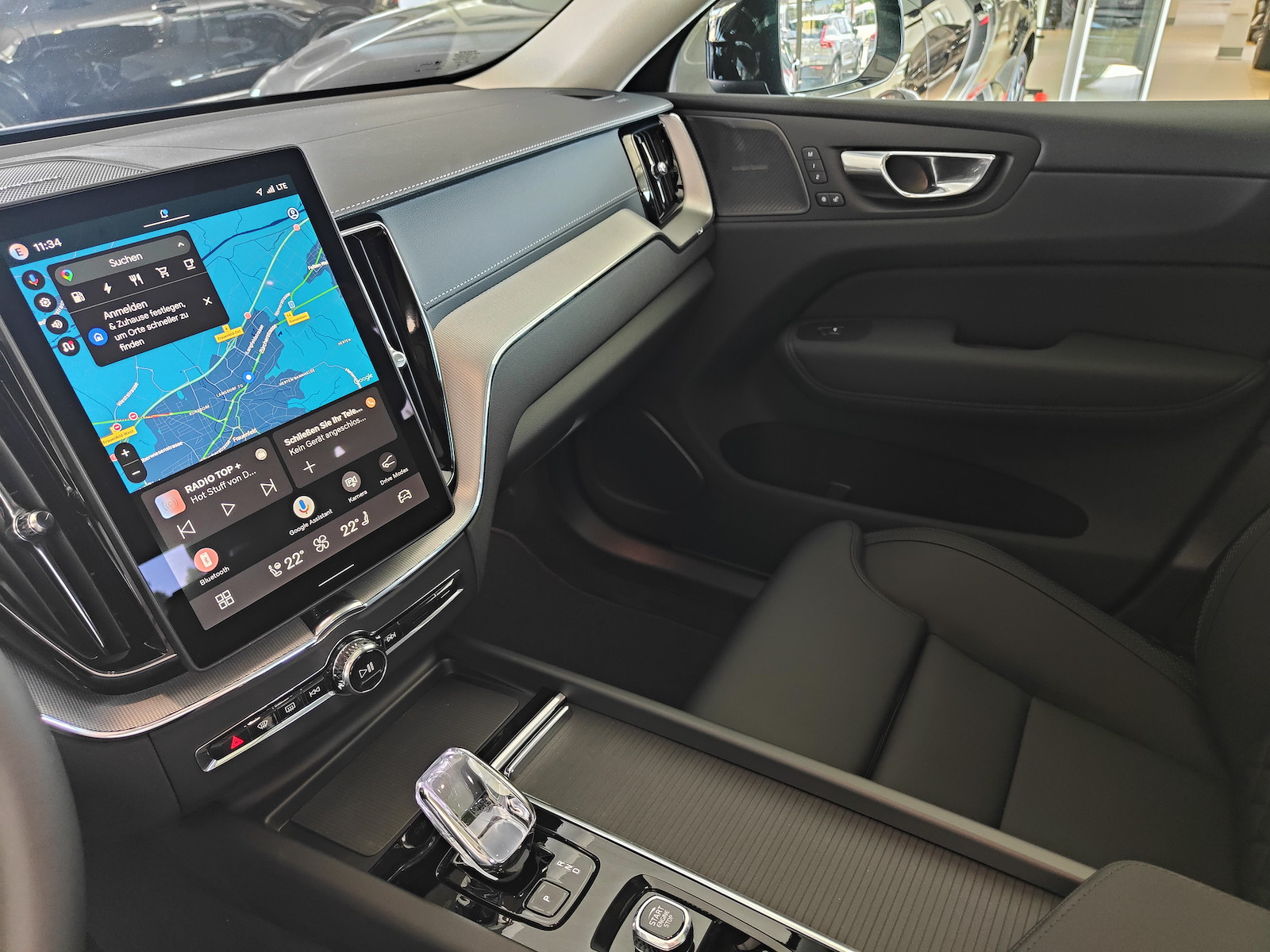 VOLVO XC60 2.0 T8 TE Ultra Dark eAWD-image-13