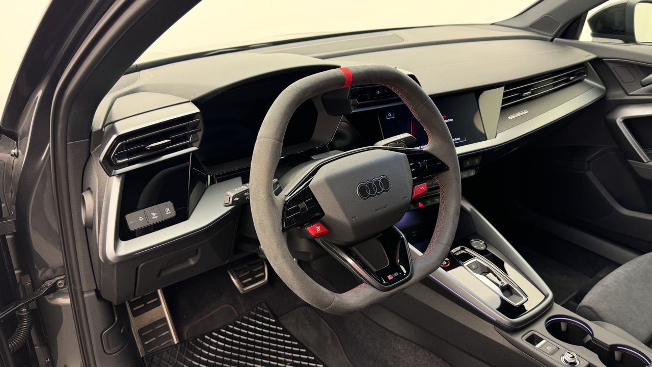 AUDI RS3 Sportback 2.5 TSI quattro S-tronic-image-6