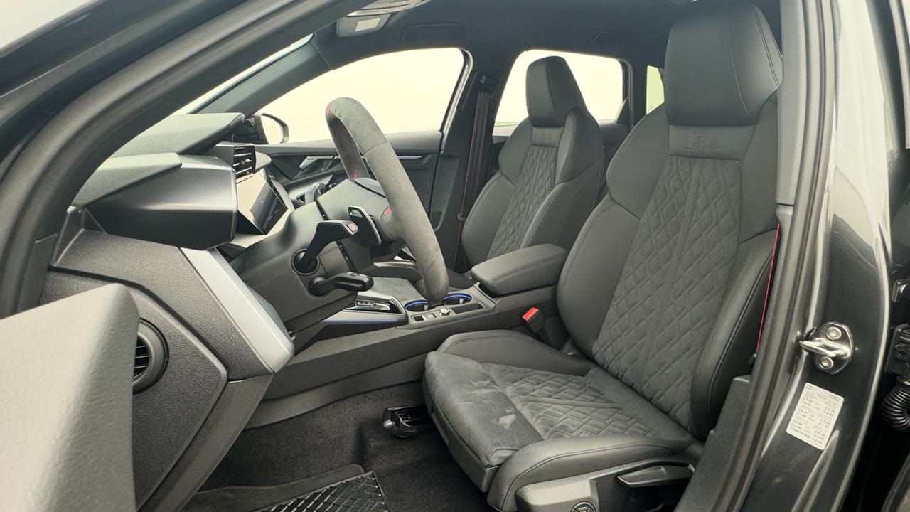 AUDI RS3 Sportback 2.5 TSI quattro S-tronic-image-4