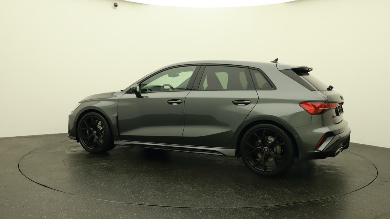 AUDI RS3 Sportback 2.5 TSI quattro S-tronic-image-2