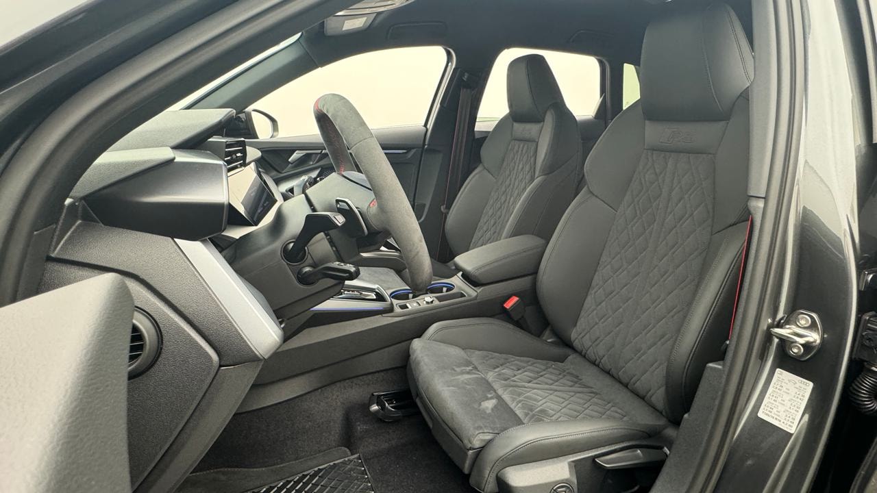 AUDI RS3 Sportback 2.5 TSI quattro S-tronic-image-4