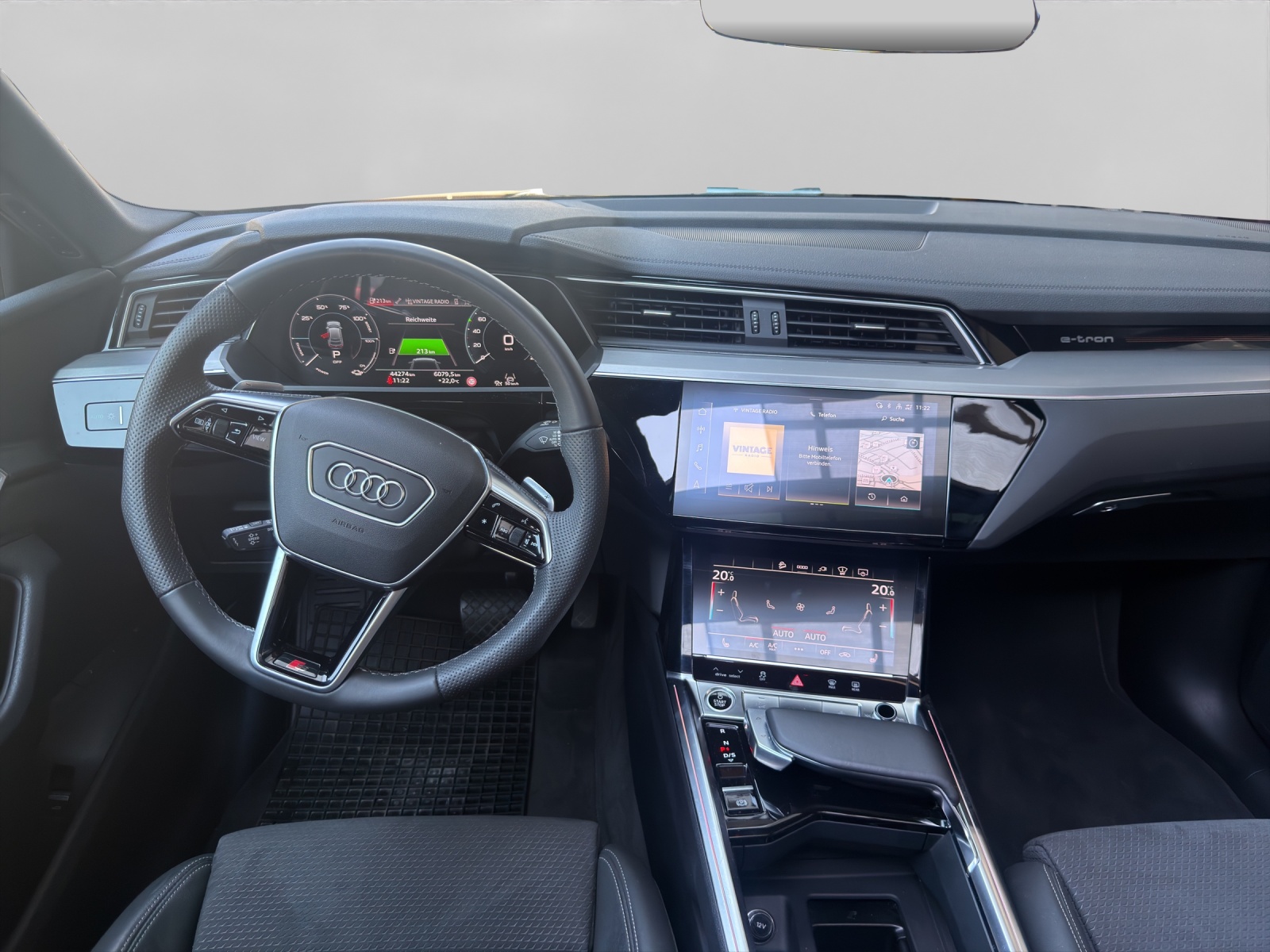 AUDI e-tron Sportback 55 S Line quattro-image-6