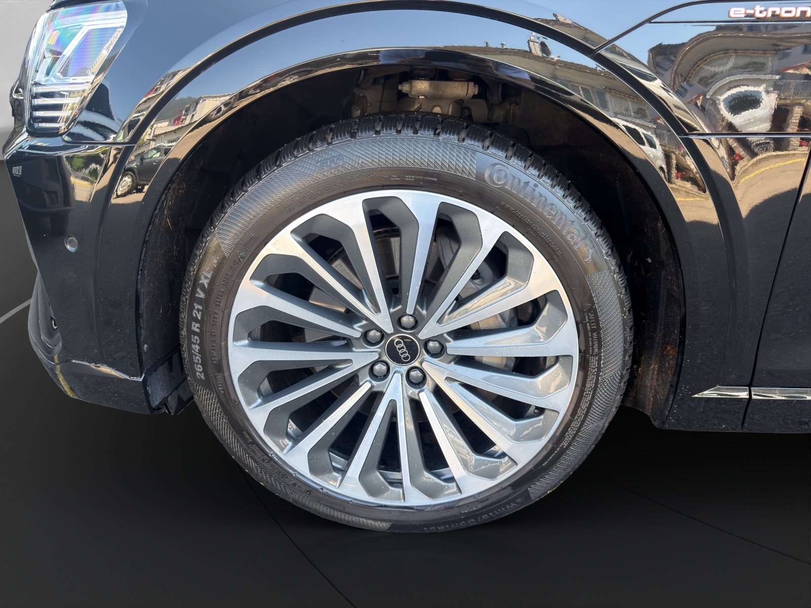 AUDI e-tron Sportback 55 S Line quattro-image-9