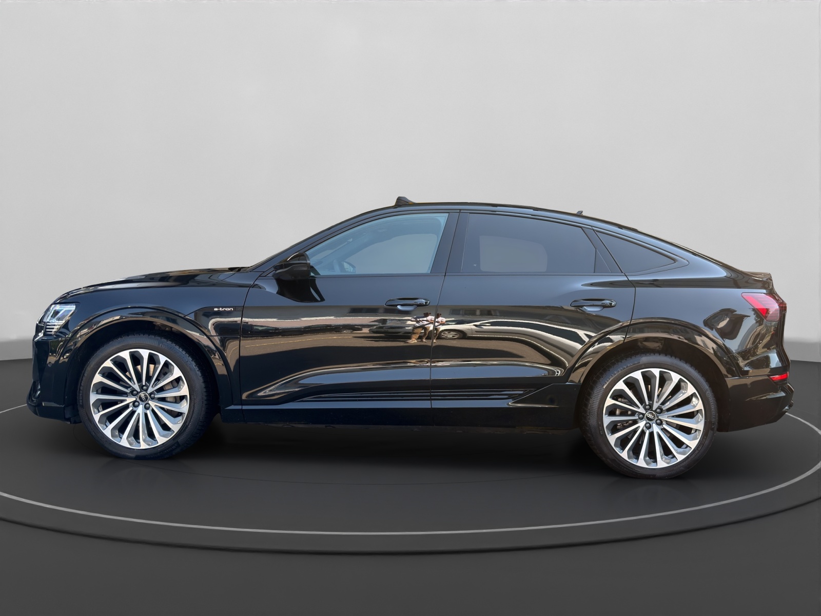 AUDI e-tron Sportback 55 S Line quattro-image-1
