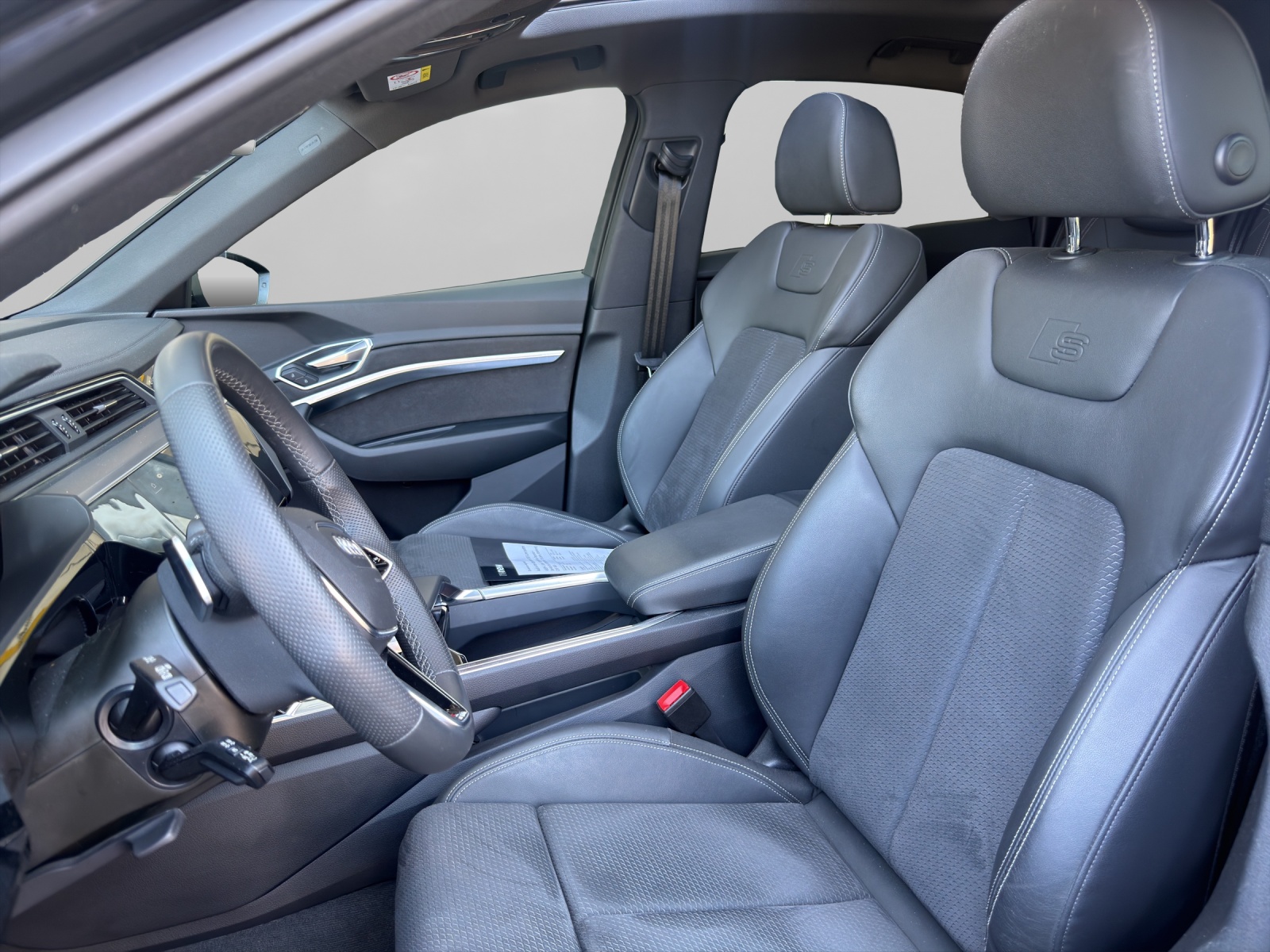 AUDI e-tron Sportback 55 S Line quattro-image-4