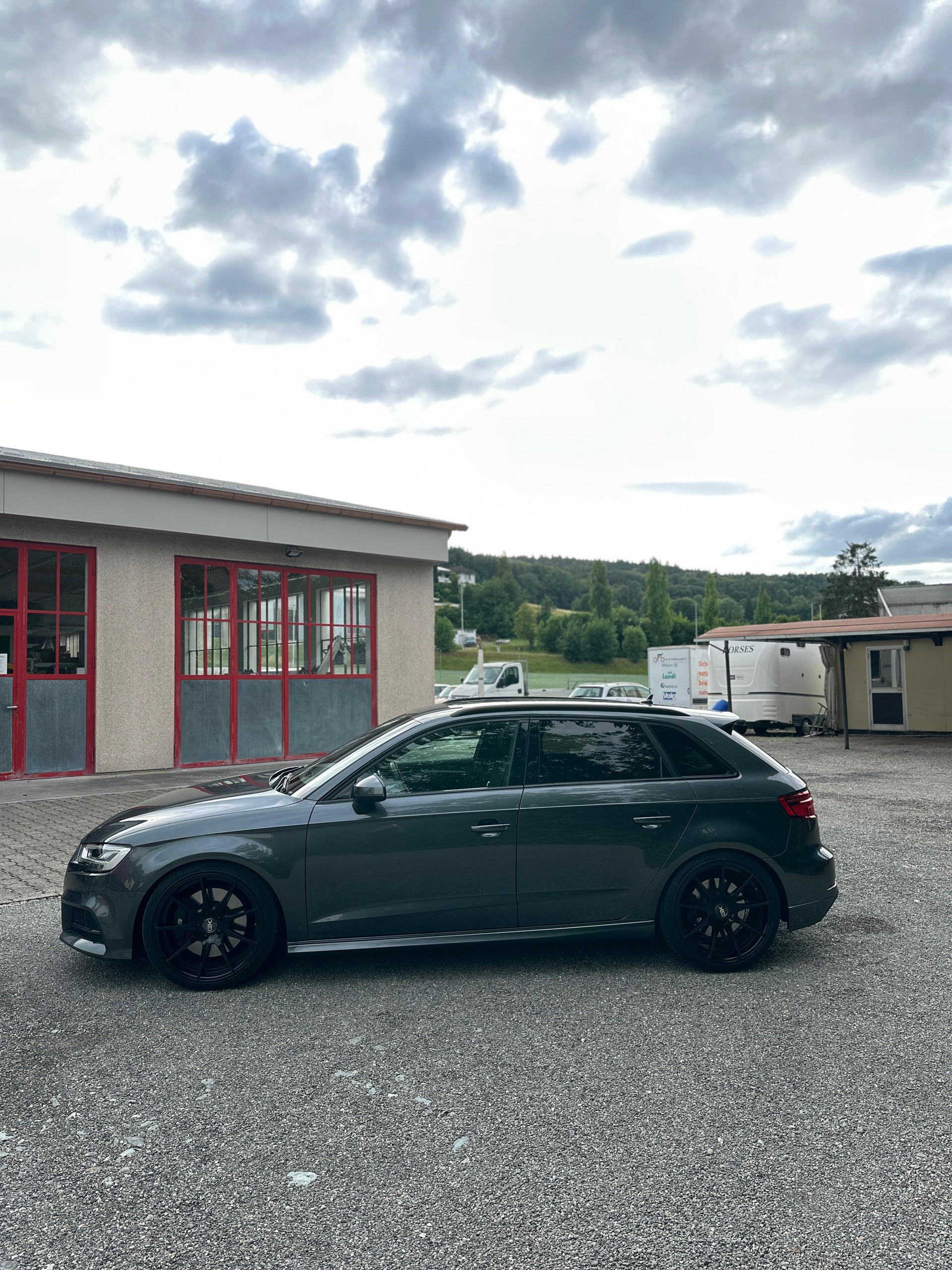 AUDI S3 Sportback 2.0 TFSI quattro S-tronic-image-3