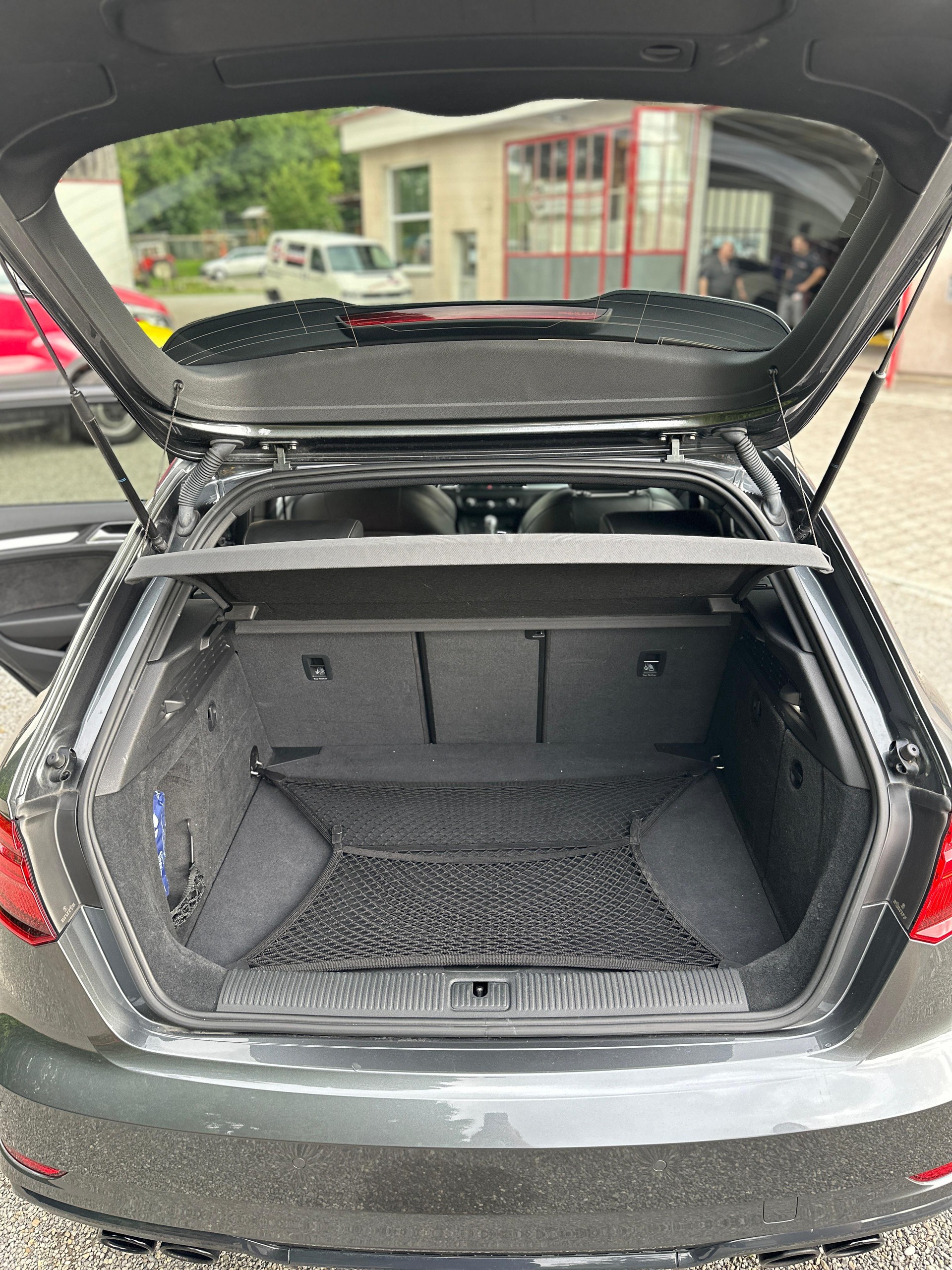 AUDI S3 Sportback 2.0 TFSI quattro S-tronic-image-13