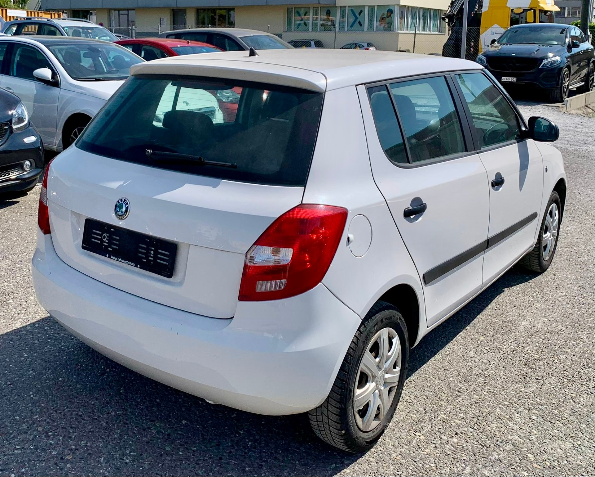 SKODA Fabia 1.2 Ambition Limousine-image-4