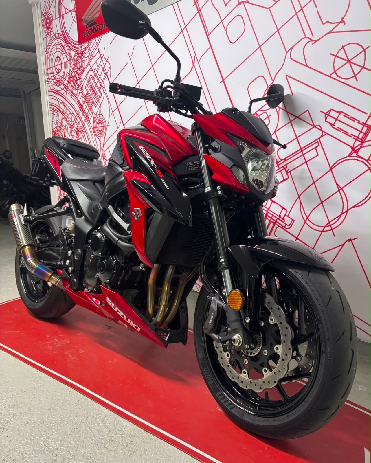 SUZUKI GSX-S 750 EVO ABS-showroom-element-1