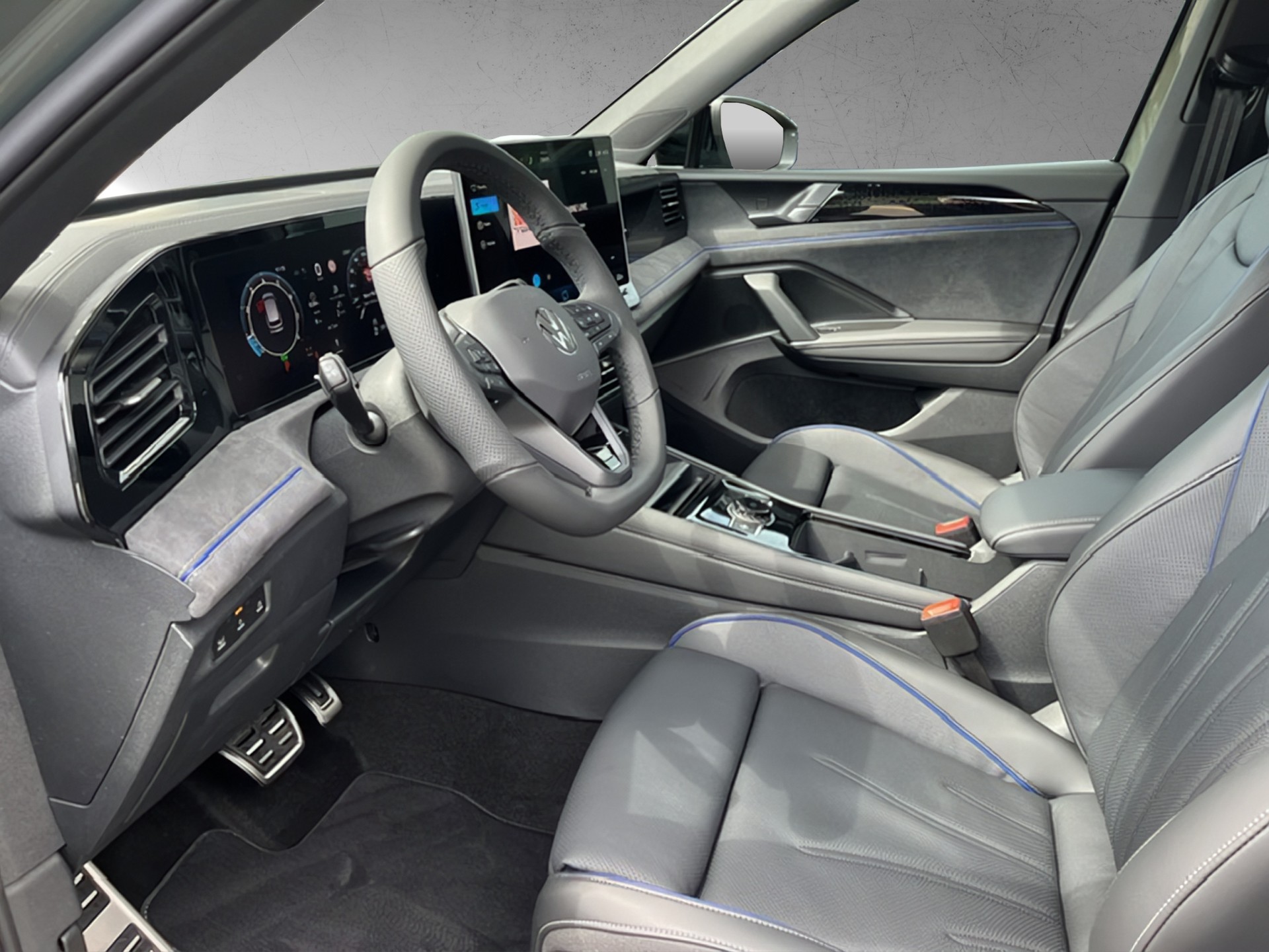 VW Tiguan 2.0 TSI DSG R-Line United 4Motion-image-3