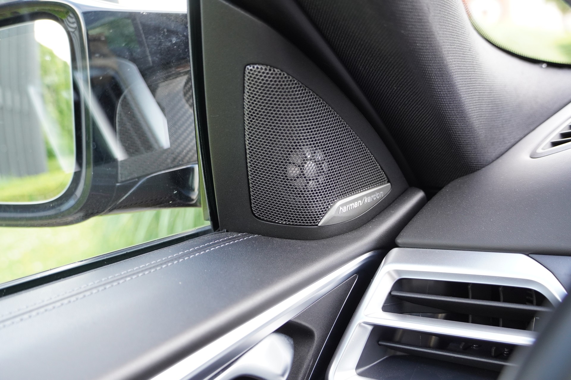 BMW M4 Coupé Competition//Sonderlackierung Aventurinrot//M Carbon Schalensitze//BMW Werksgarantie bis 06.2027//-image-13