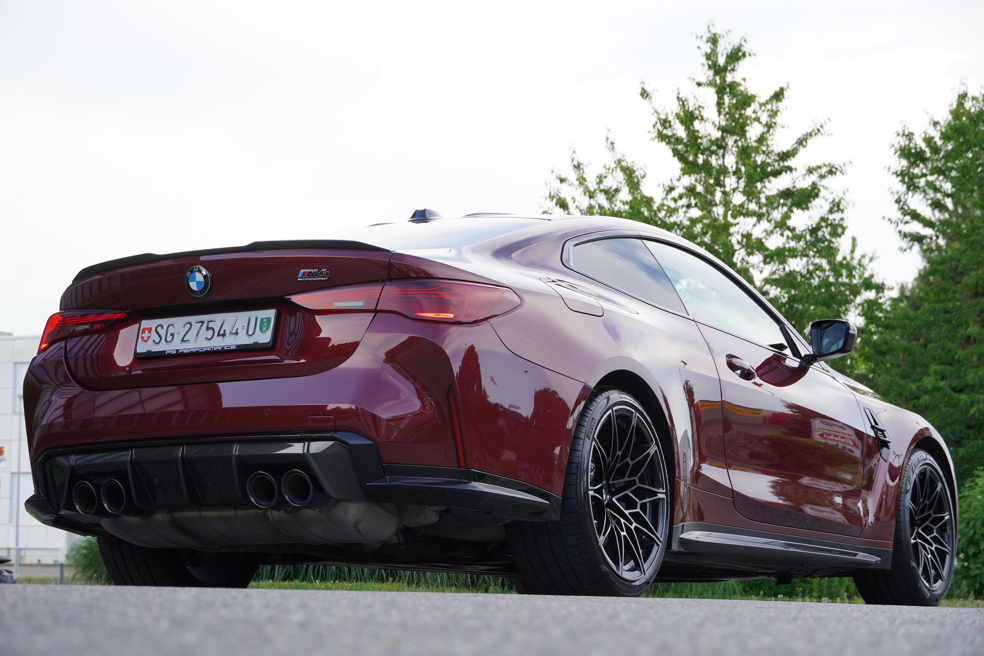 BMW M4 Coupé Competition//Sonderlackierung Aventurinrot//M Carbon Schalensitze//BMW Werksgarantie bis 06.2027//-image-5