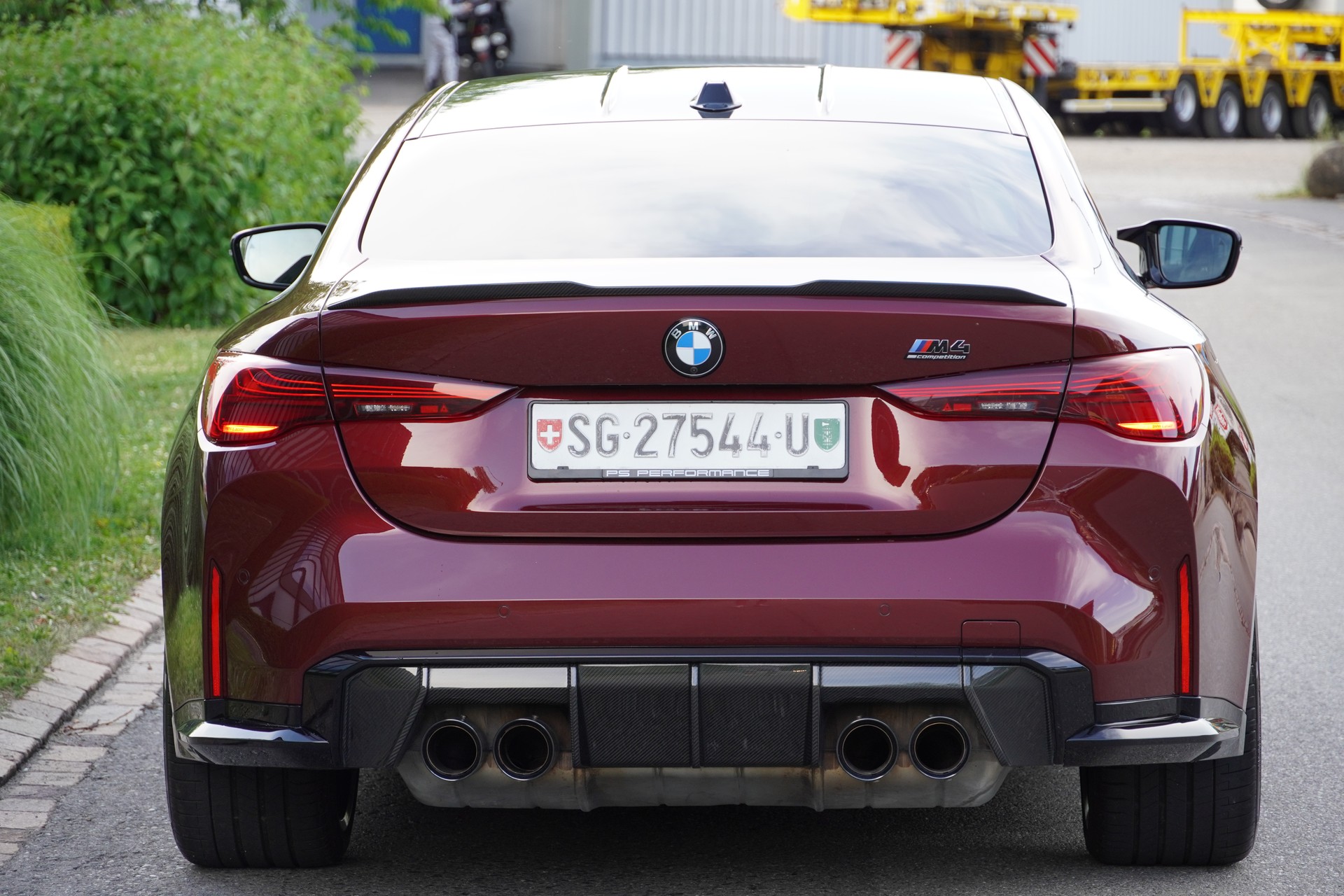 BMW M4 Coupé Competition//Sonderlackierung Aventurinrot//M Carbon Schalensitze//BMW Werksgarantie bis 06.2027//-image-6