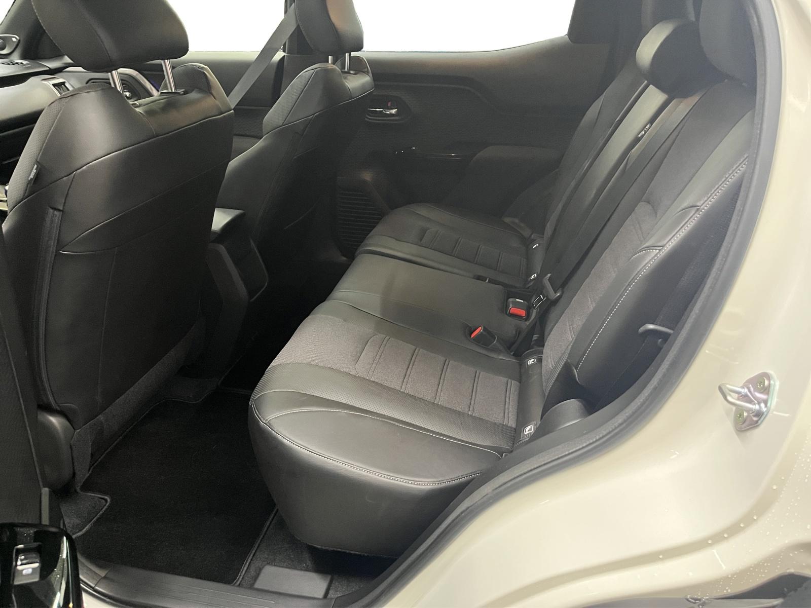 TOYOTA Urban Cruiser Premium AWD-image-10