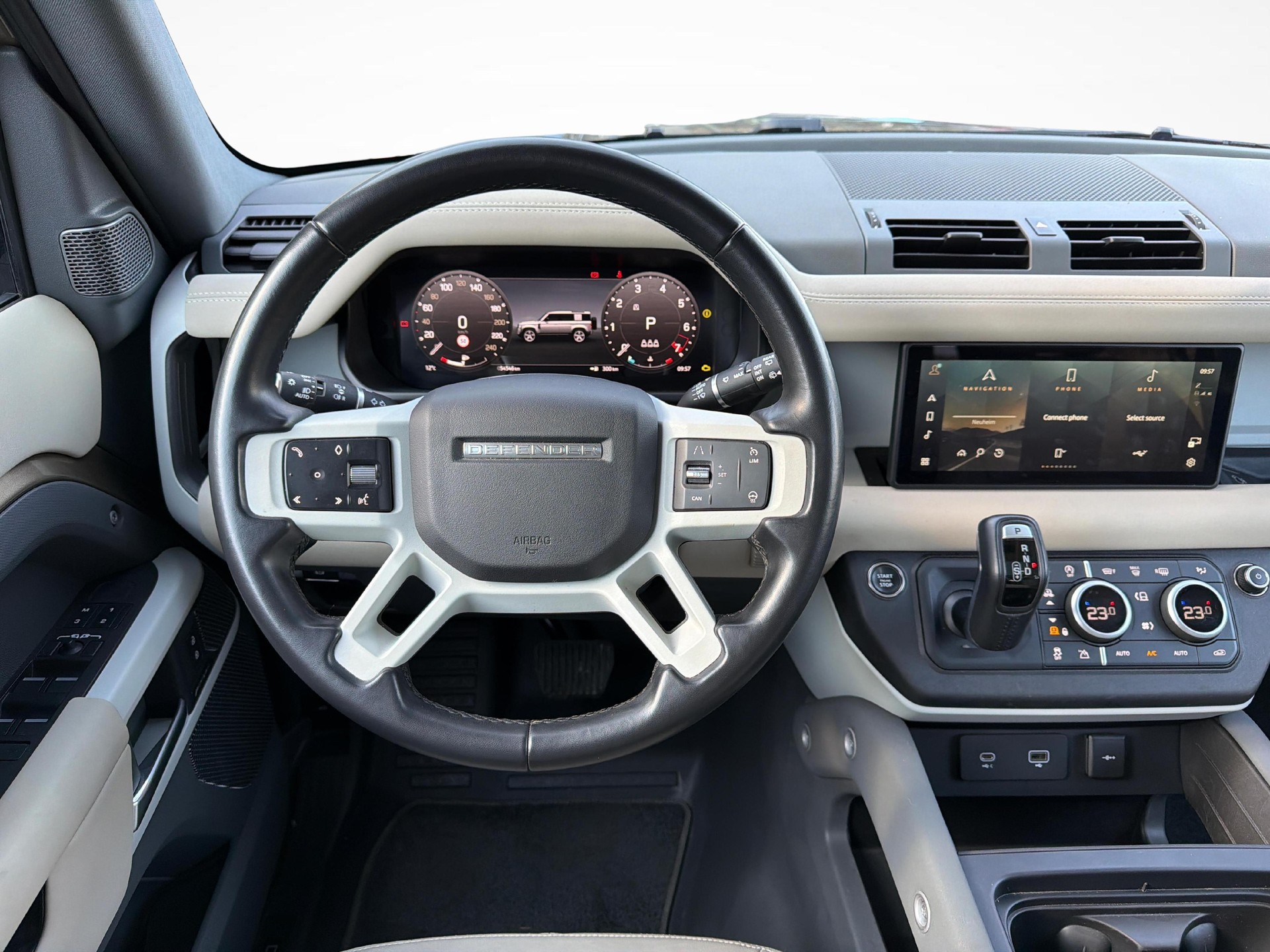 LAND ROVER Defender 110 3.0 I6 XS-image-3