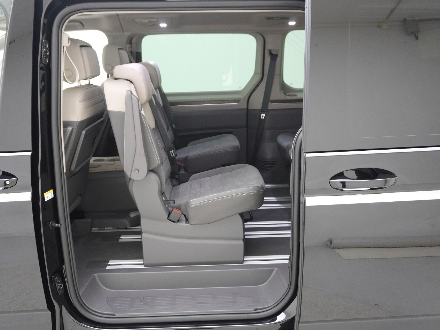 VW Multivan lang 1.5 TSI eHybrid Style DSG 4motion-image-9