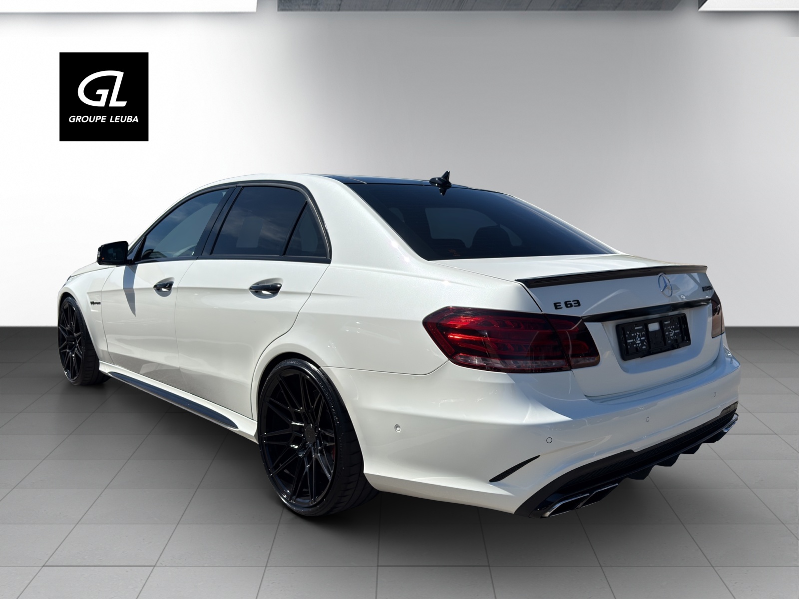 MERCEDES-BENZ E 63 AMG-image-1