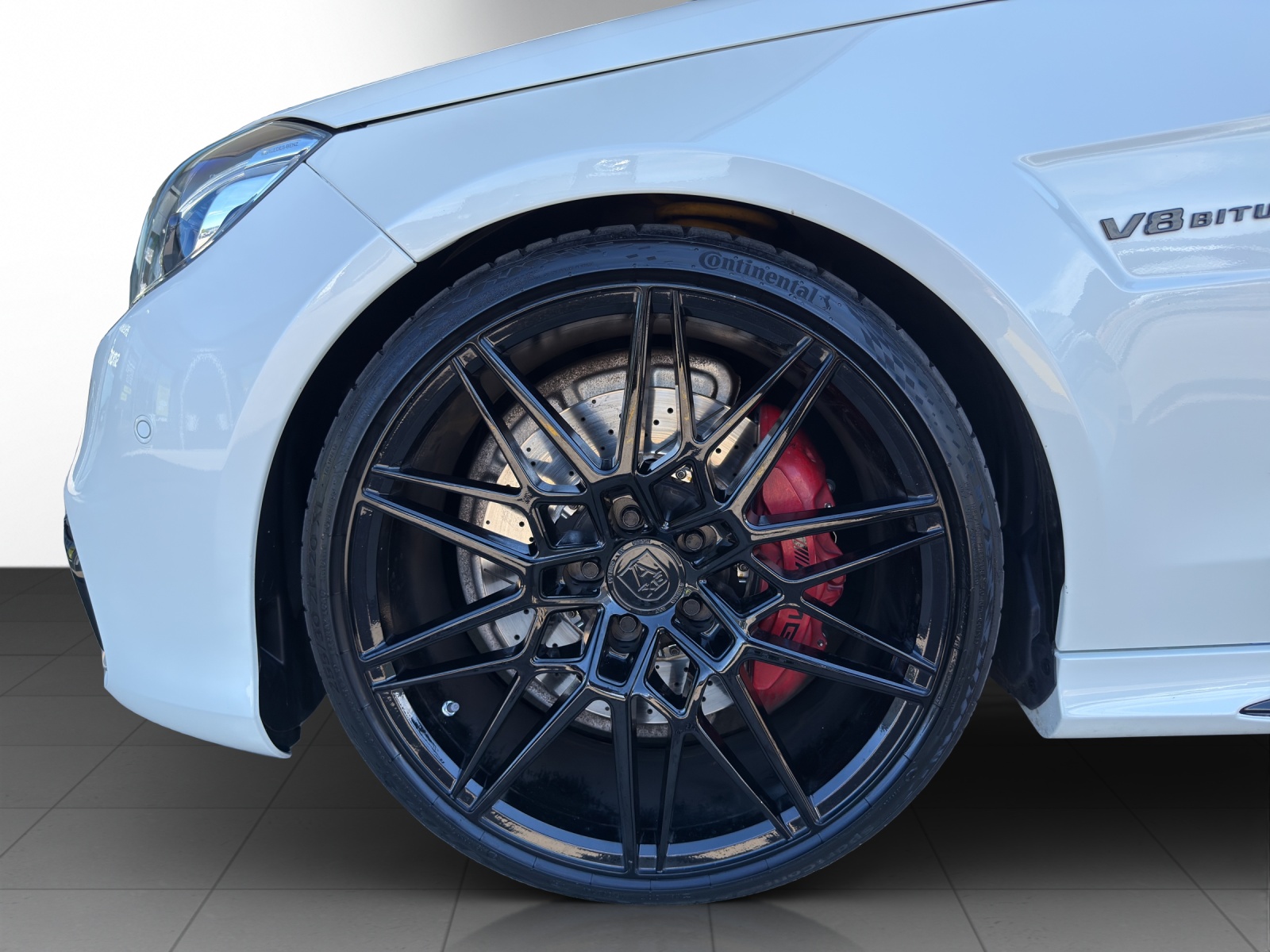 MERCEDES-BENZ E 63 AMG-image-5