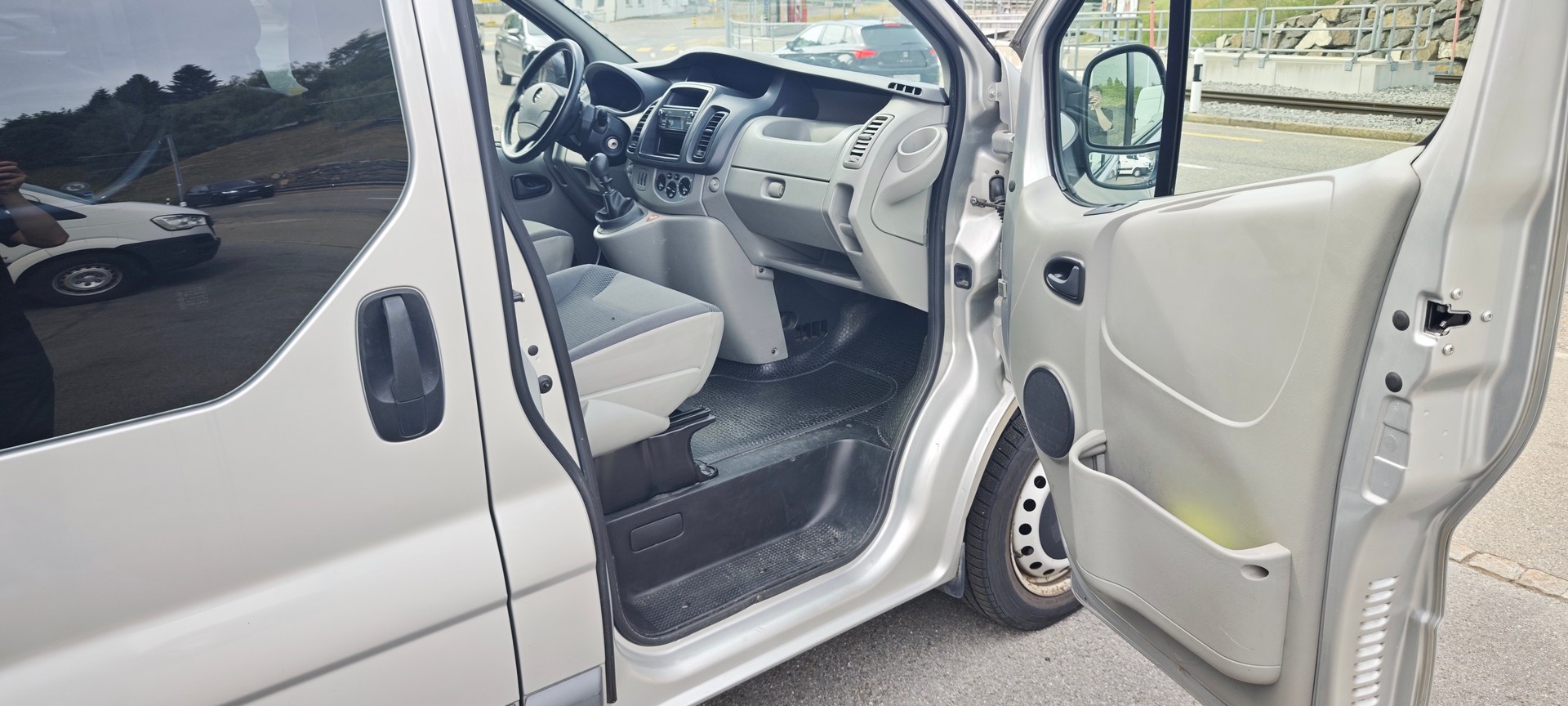 OPEL Vivaro 2.0 CDTI 2.7t L1H1-image-3