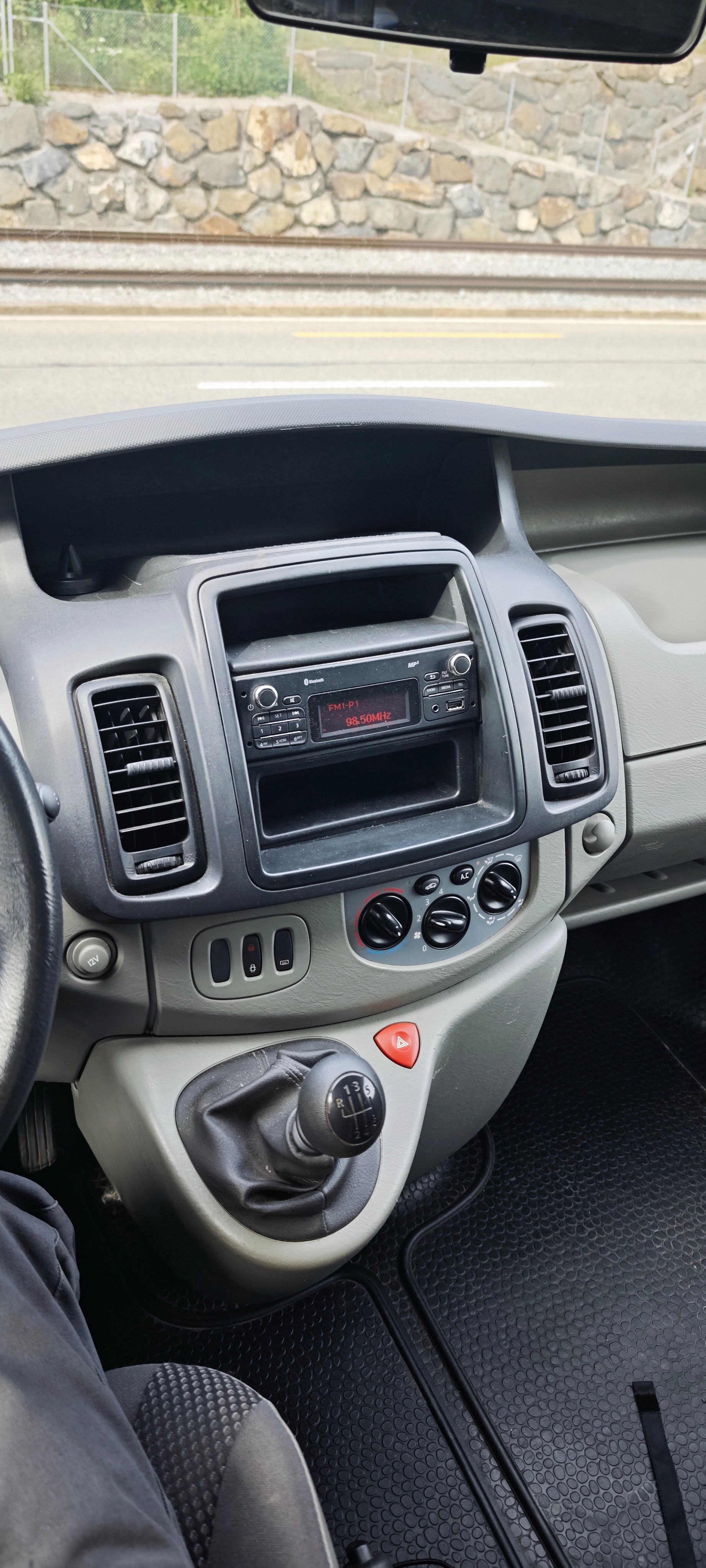 OPEL Vivaro 2.0 CDTI 2.7t L1H1-image-15