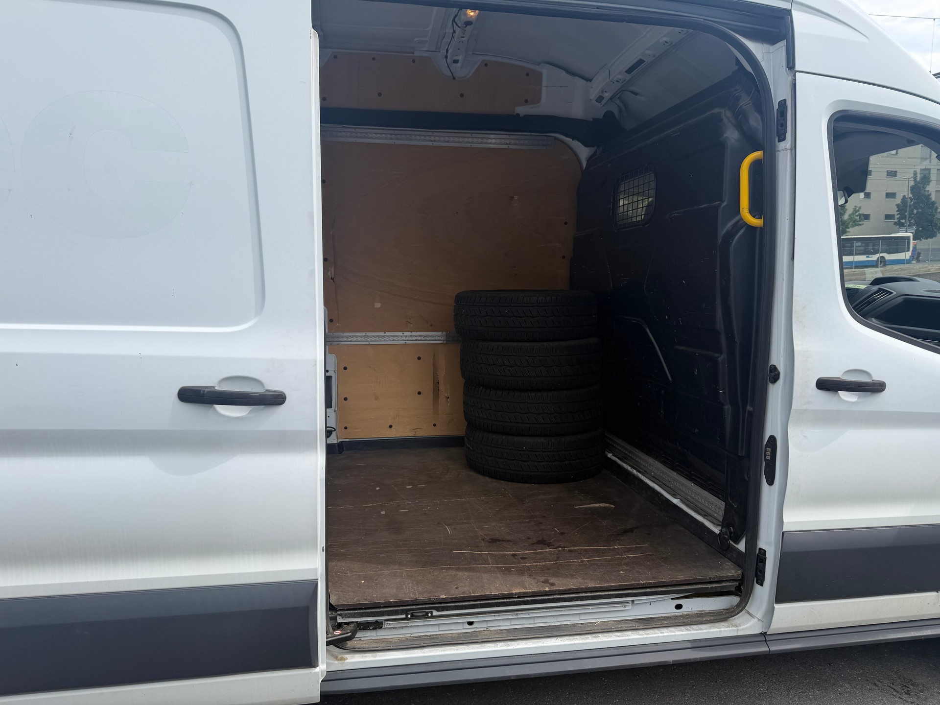 FORD Transit Van 350 L3H2 Ambiente FWD-image-7