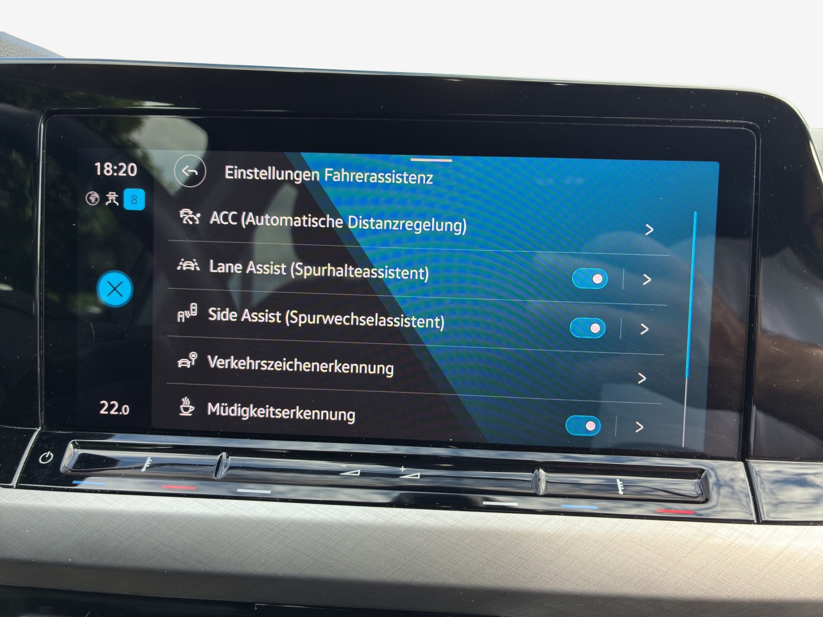 VW Golf 1.0 TSI Life-image-13