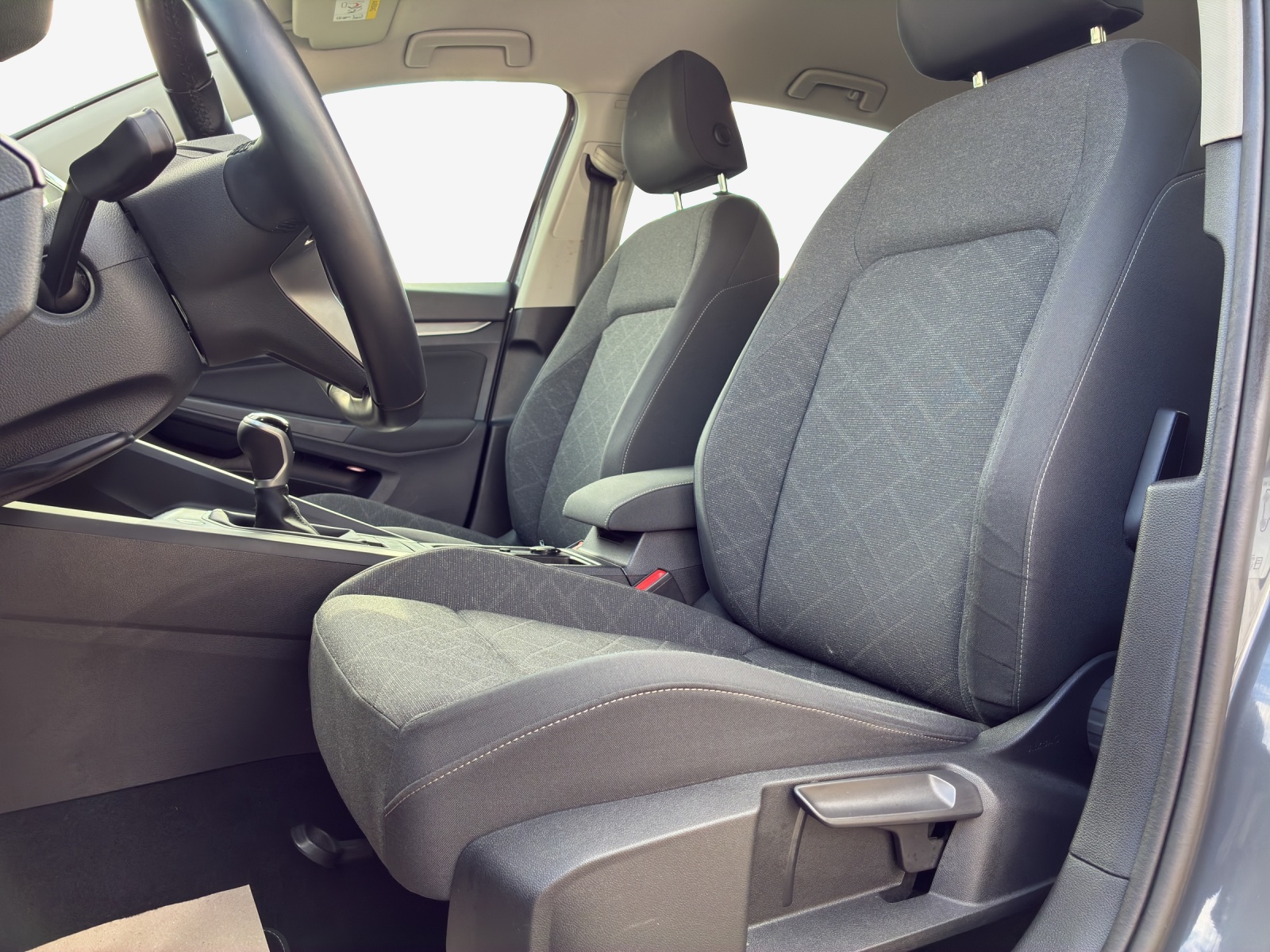 VW Golf 1.0 TSI Life-image-7