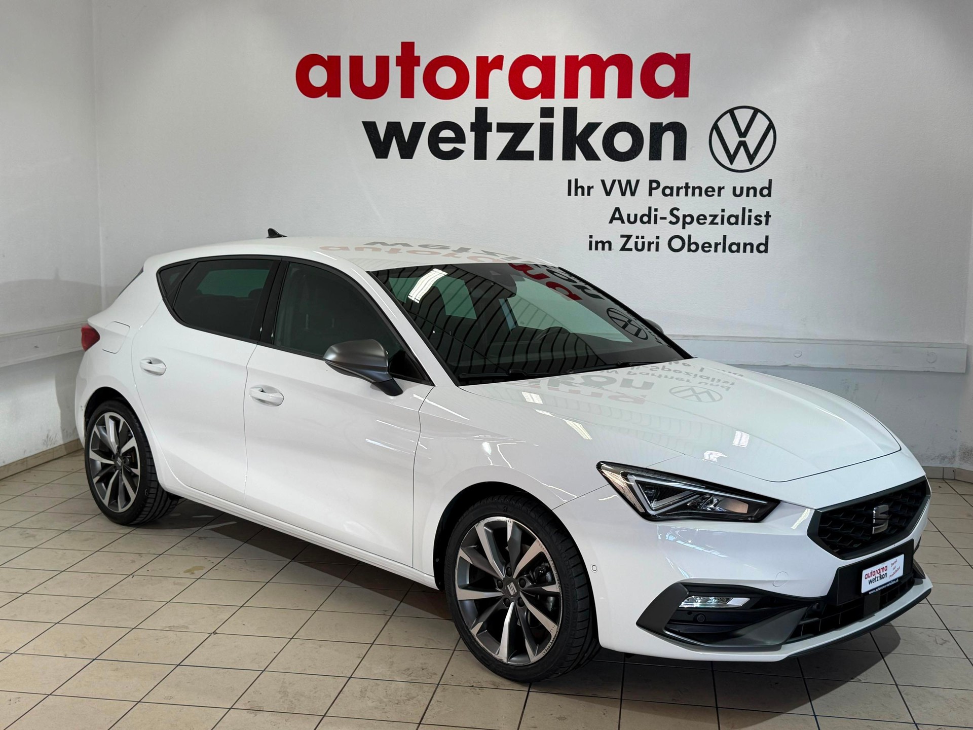 SEAT Leon 1.5 eTSI mHEV DSG Hola FR-image-0