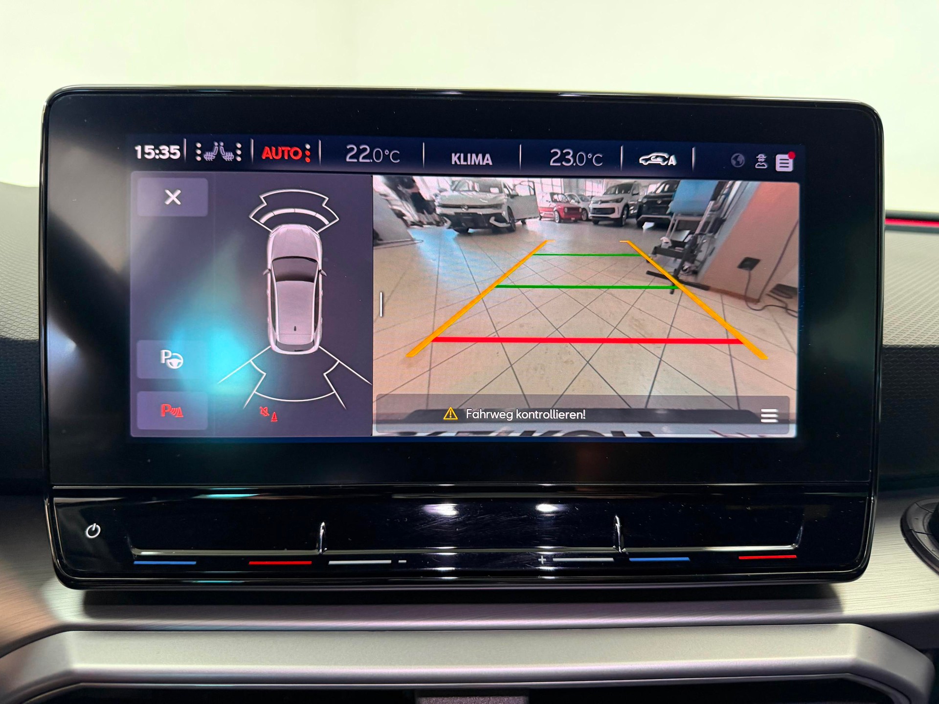 SEAT Leon 1.5 eTSI mHEV DSG Hola FR-image-12
