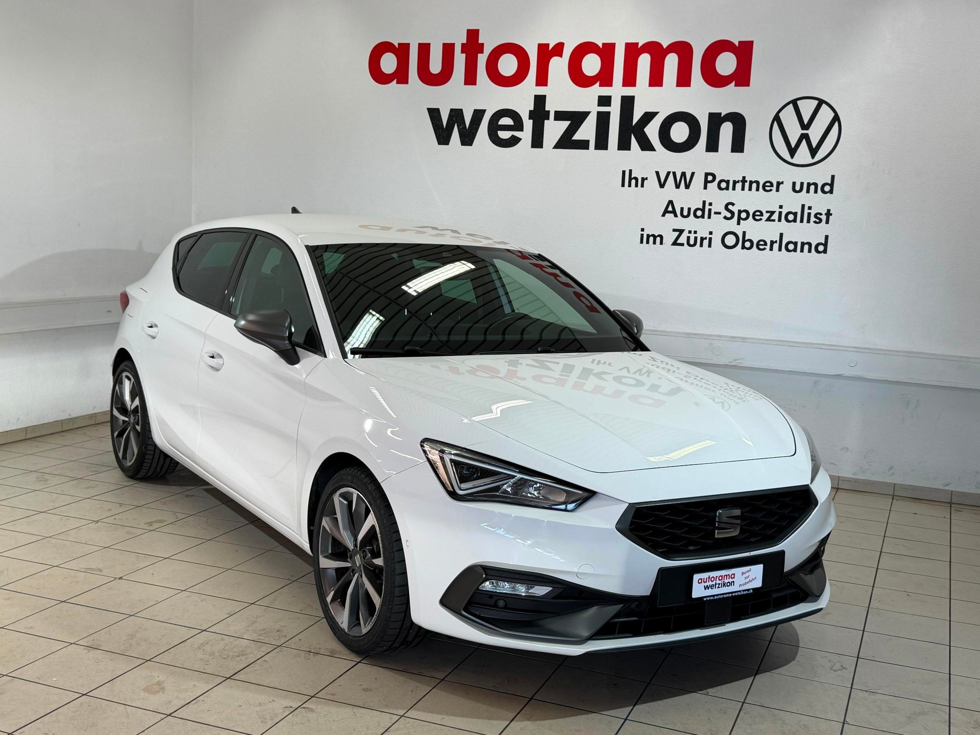 SEAT Leon 1.5 eTSI mHEV DSG Hola FR-image-1