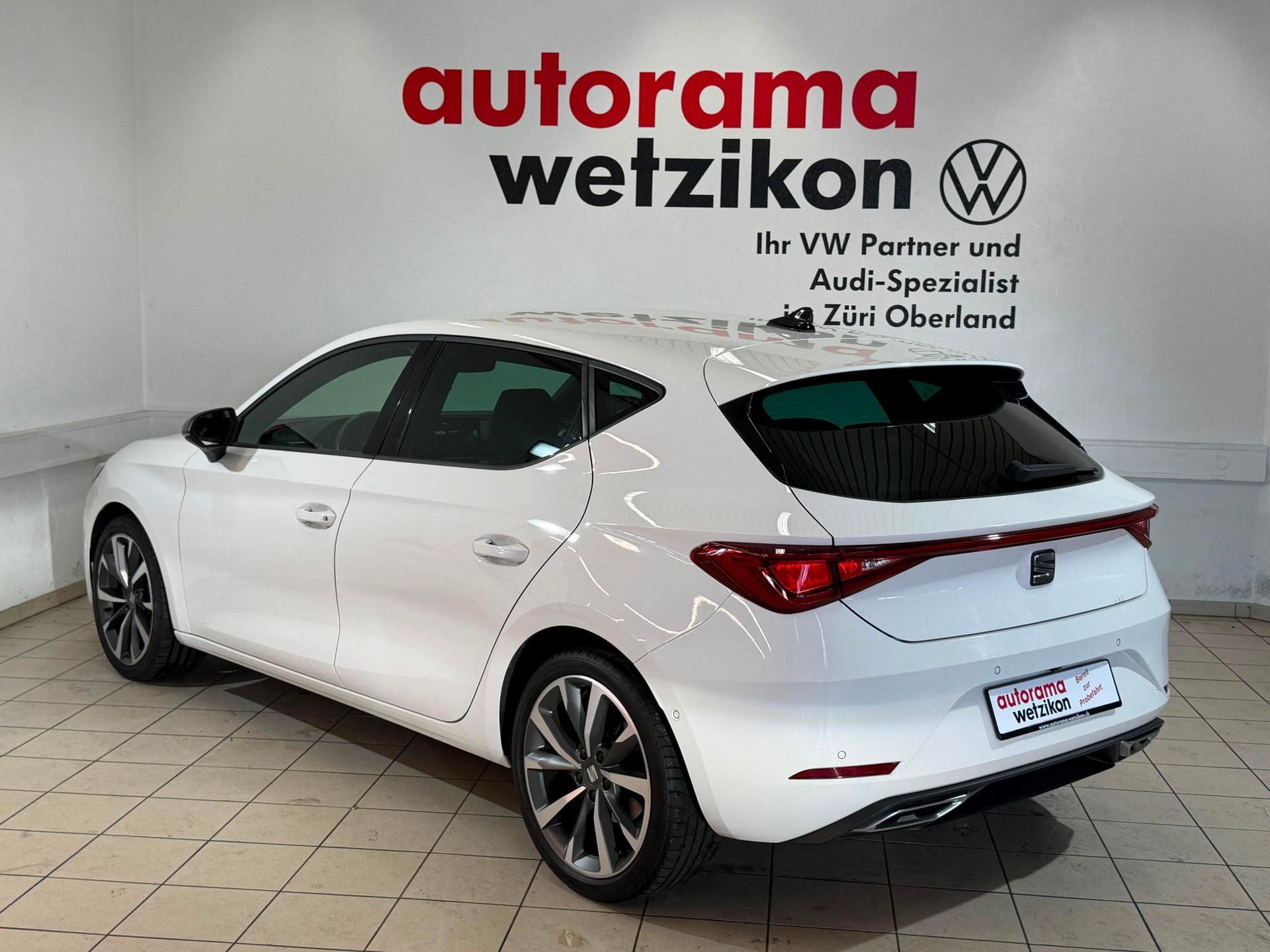 SEAT Leon 1.5 eTSI mHEV DSG Hola FR-image-2