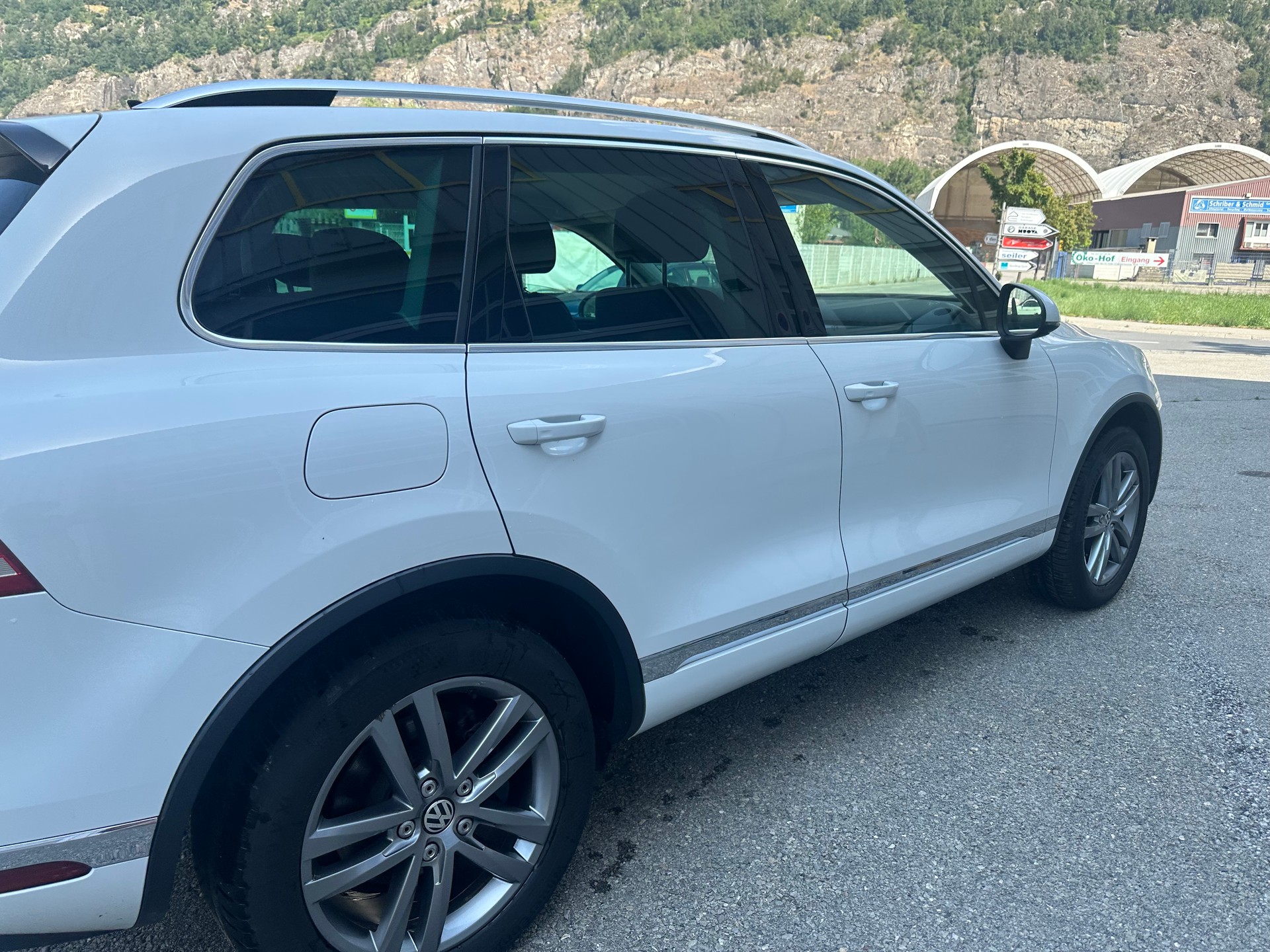 VW Touareg 3.0 TDI BMT Executive Edition Tiptronic-image-13