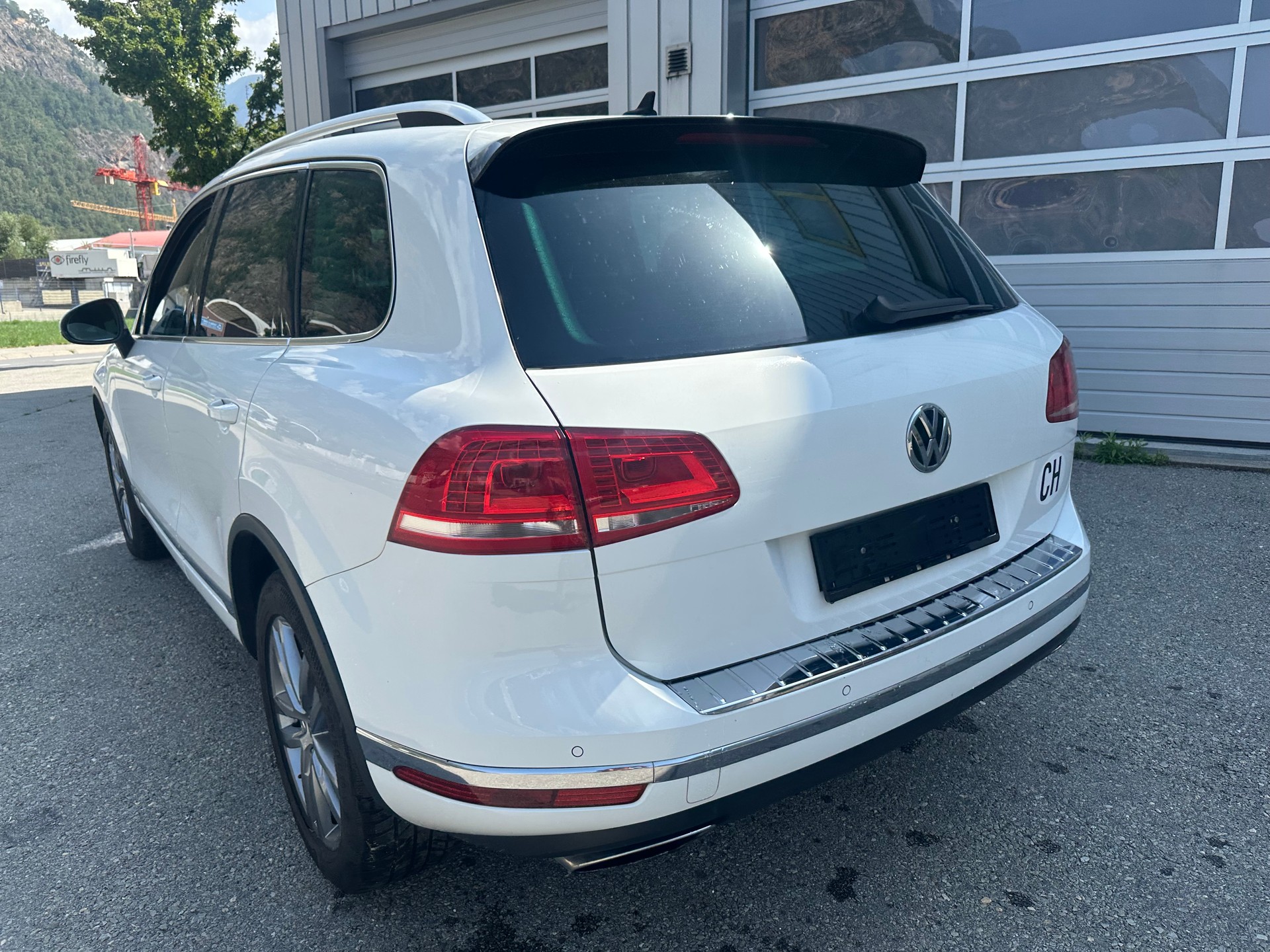 VW Touareg 3.0 TDI BMT Executive Edition Tiptronic-image-9