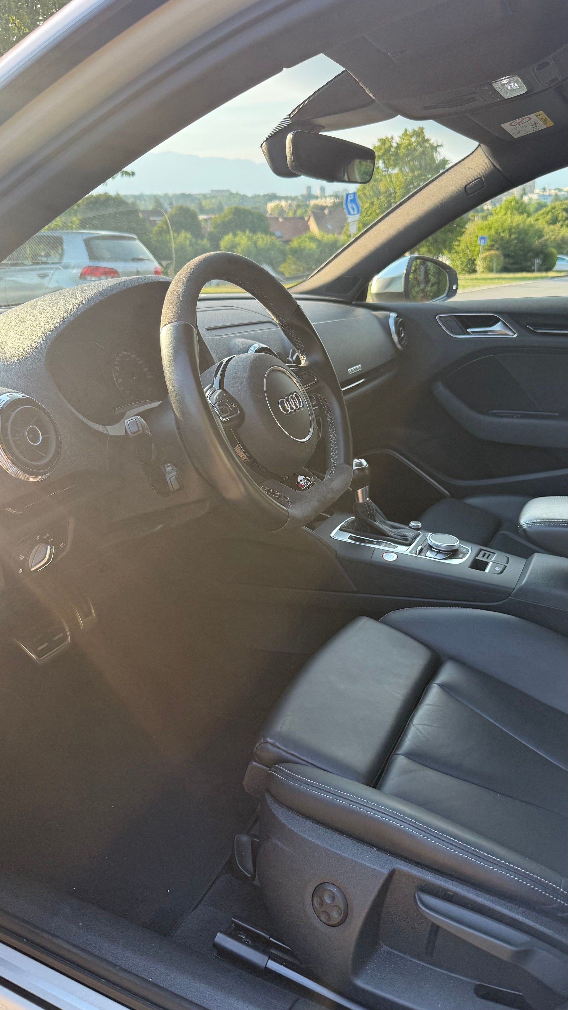 AUDI 2.5 T FSI quattro S-Tronic-image-2