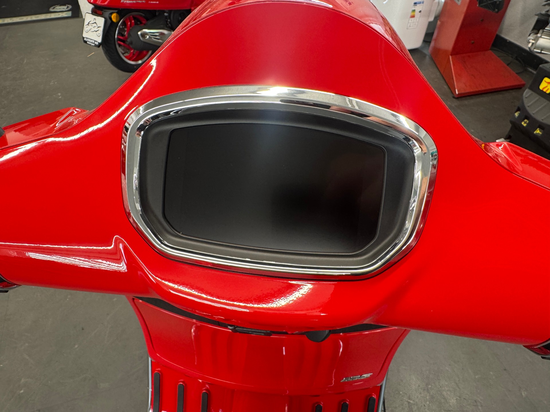 PIAGGIO Vespa GTS 125 Super RST Euro 5+-image-4