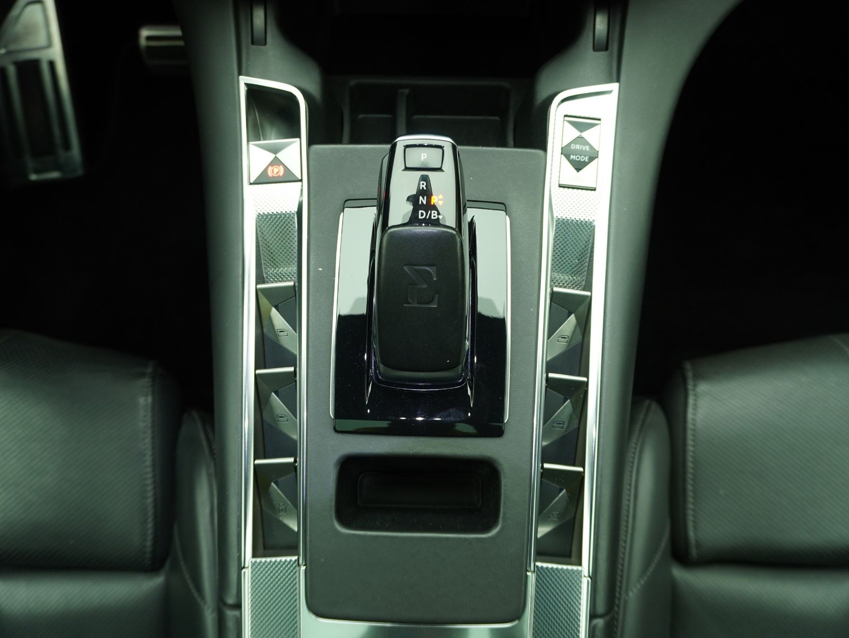 DS AUTOMOBILES DS7 Crossback 1.6 E-Tense Opera 4x4-image-14