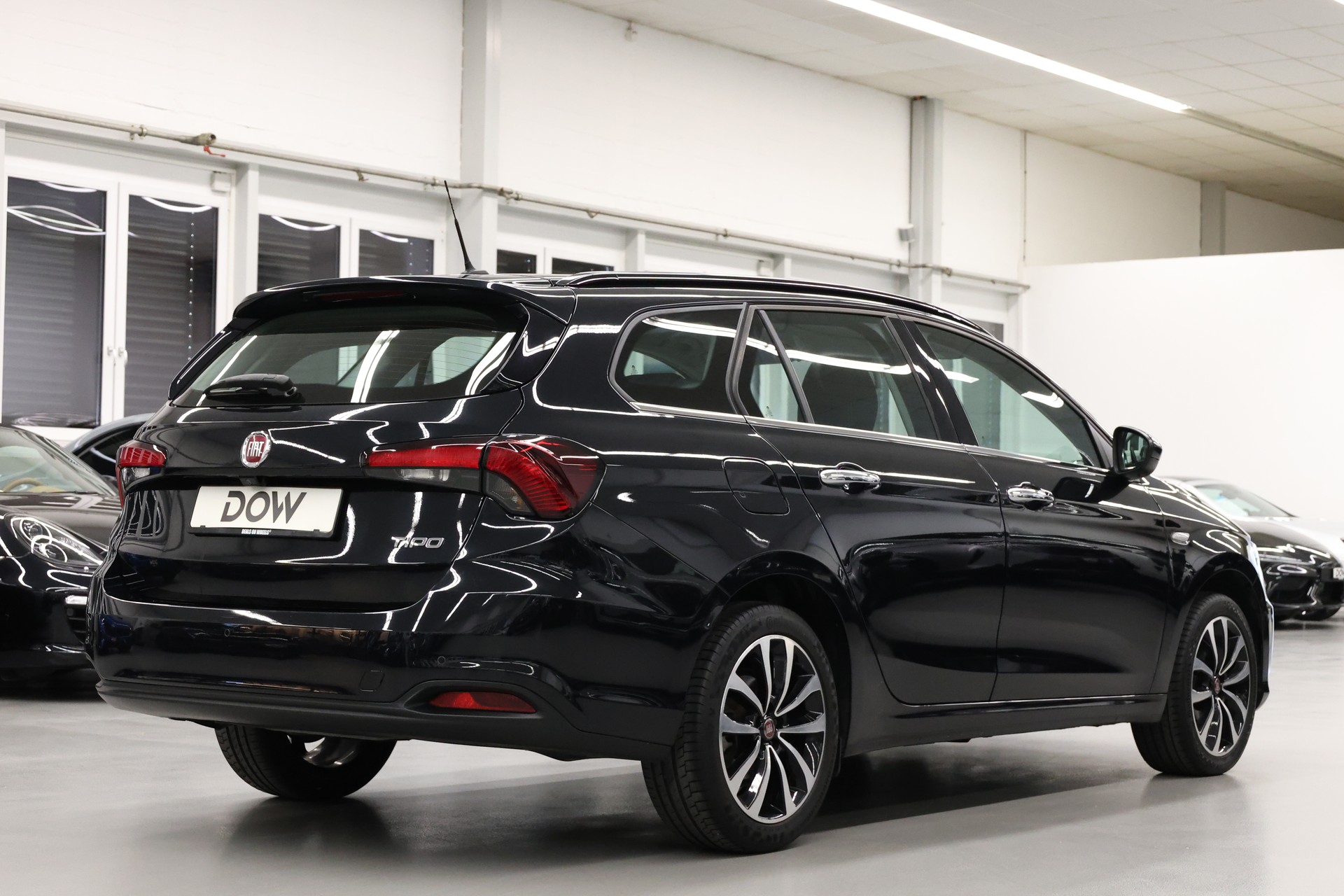 FIAT Tipo SW 1.6 JTD Lounge DCT-image-4