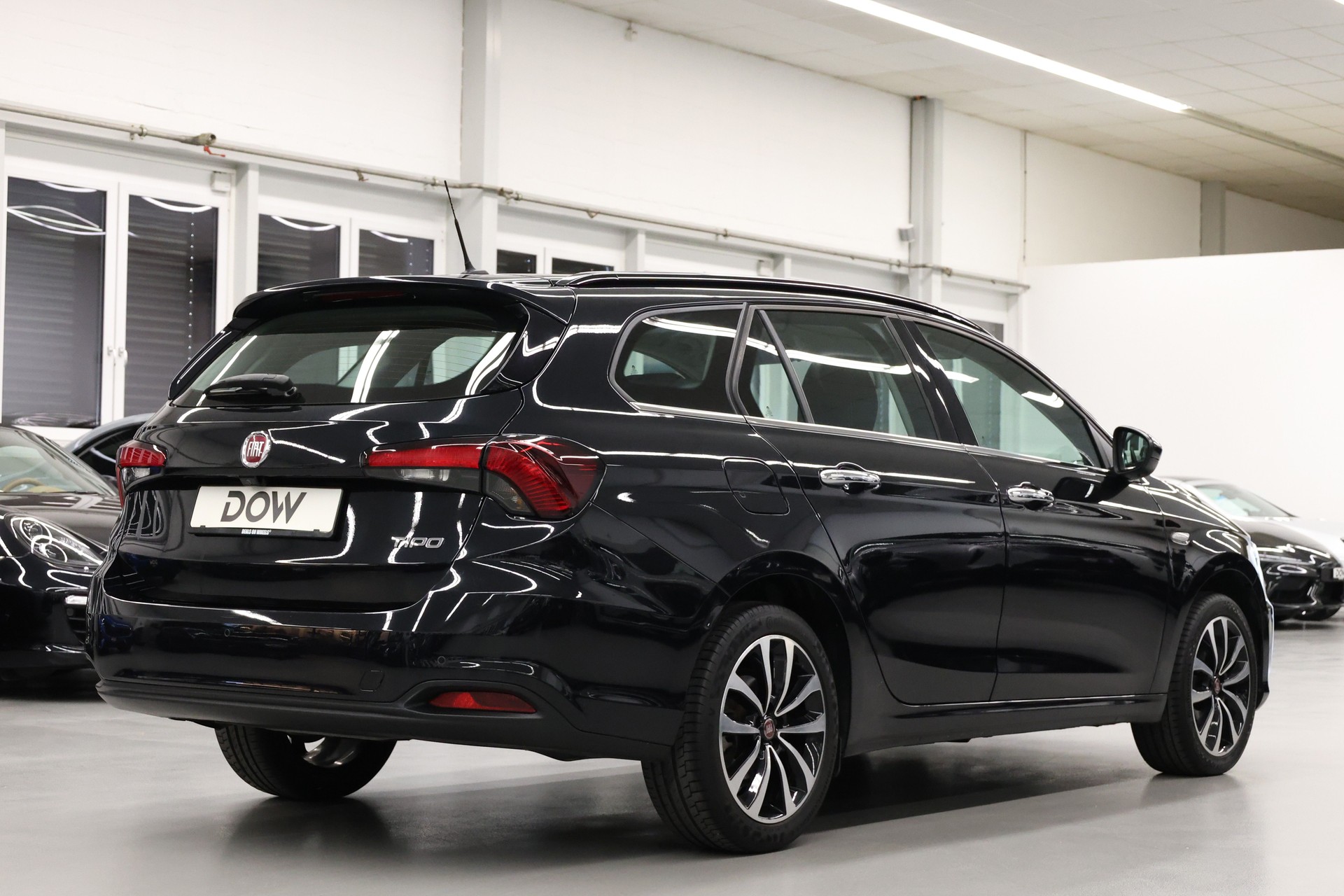 FIAT Tipo SW 1.6 JTD Lounge DCT-image-4