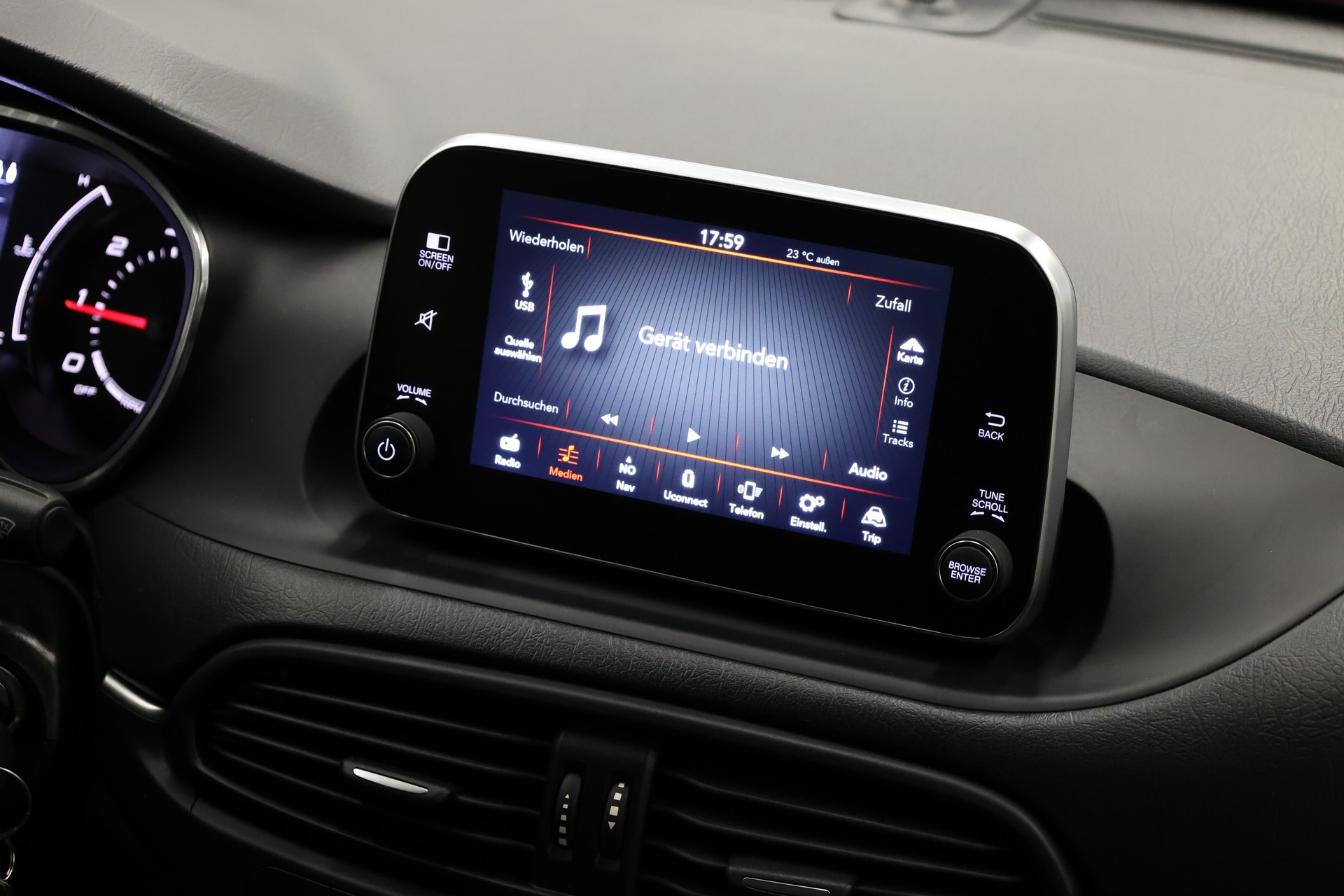 FIAT Tipo SW 1.6 JTD Lounge DCT-image-17