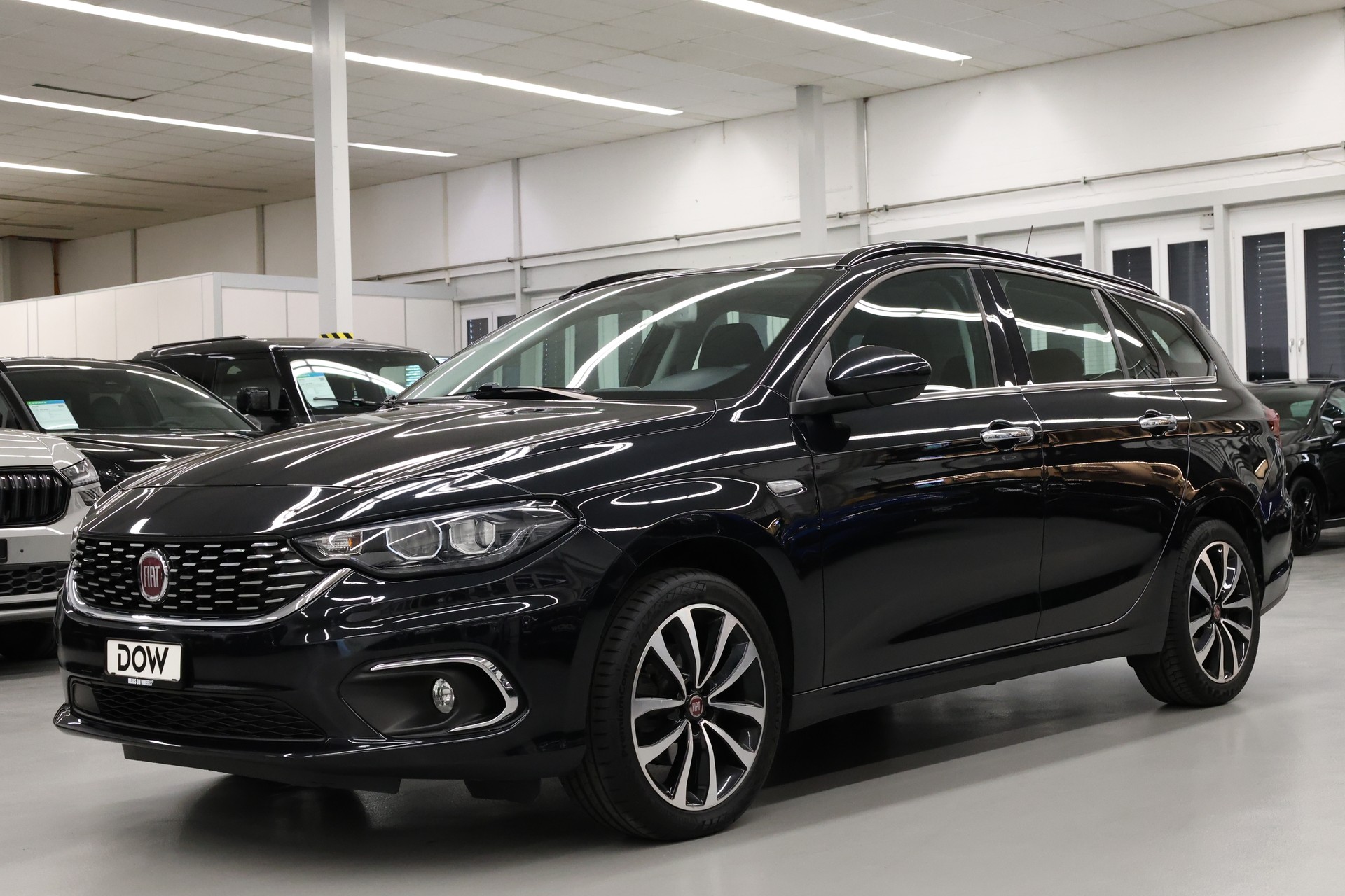 FIAT Tipo SW 1.6 JTD Lounge DCT-image-2