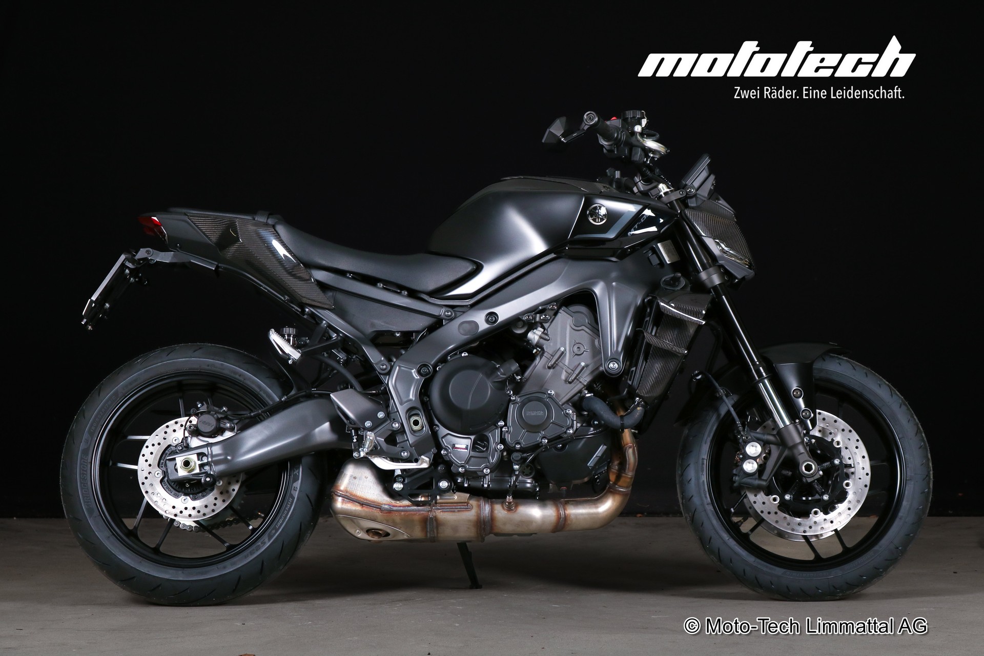 YAMAHA MT-09 (35kW)-showroom-element-1