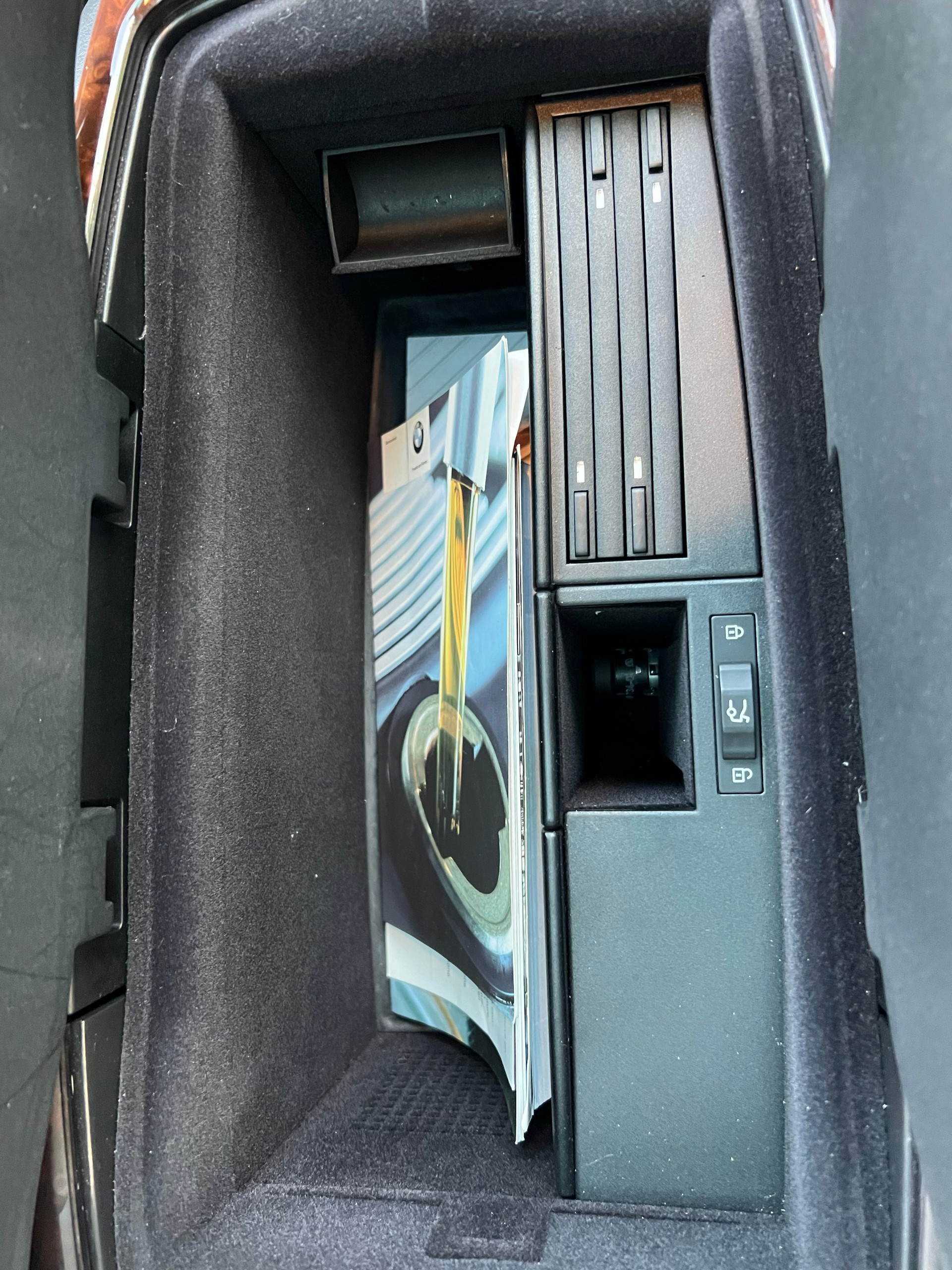 BMW 760i L-image-13