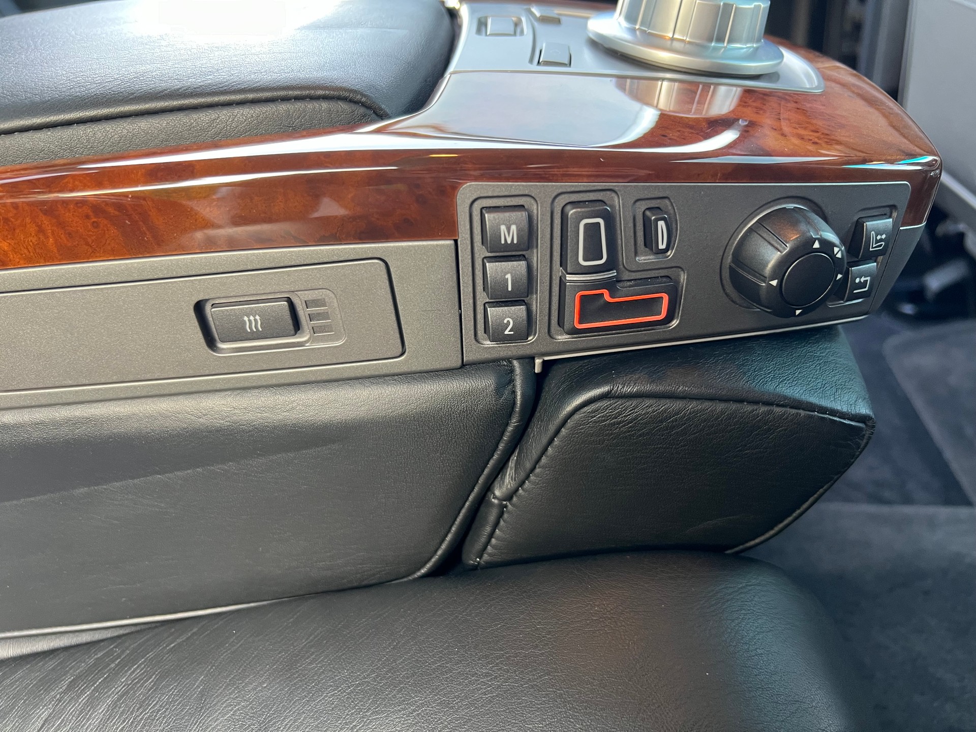 BMW 760i L-image-7