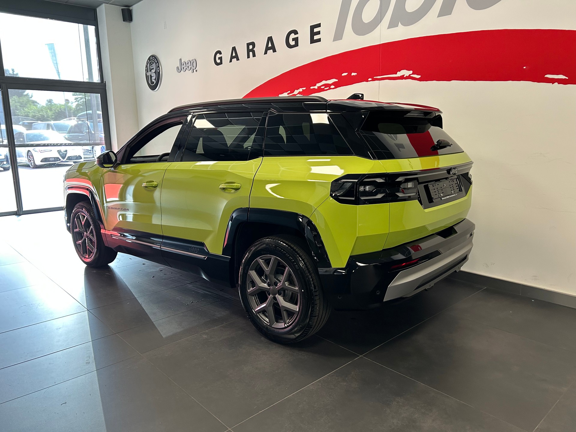 JEEP Compass 1.2 T e-Hybrid First Edition Pack Plus & SKY-image-12